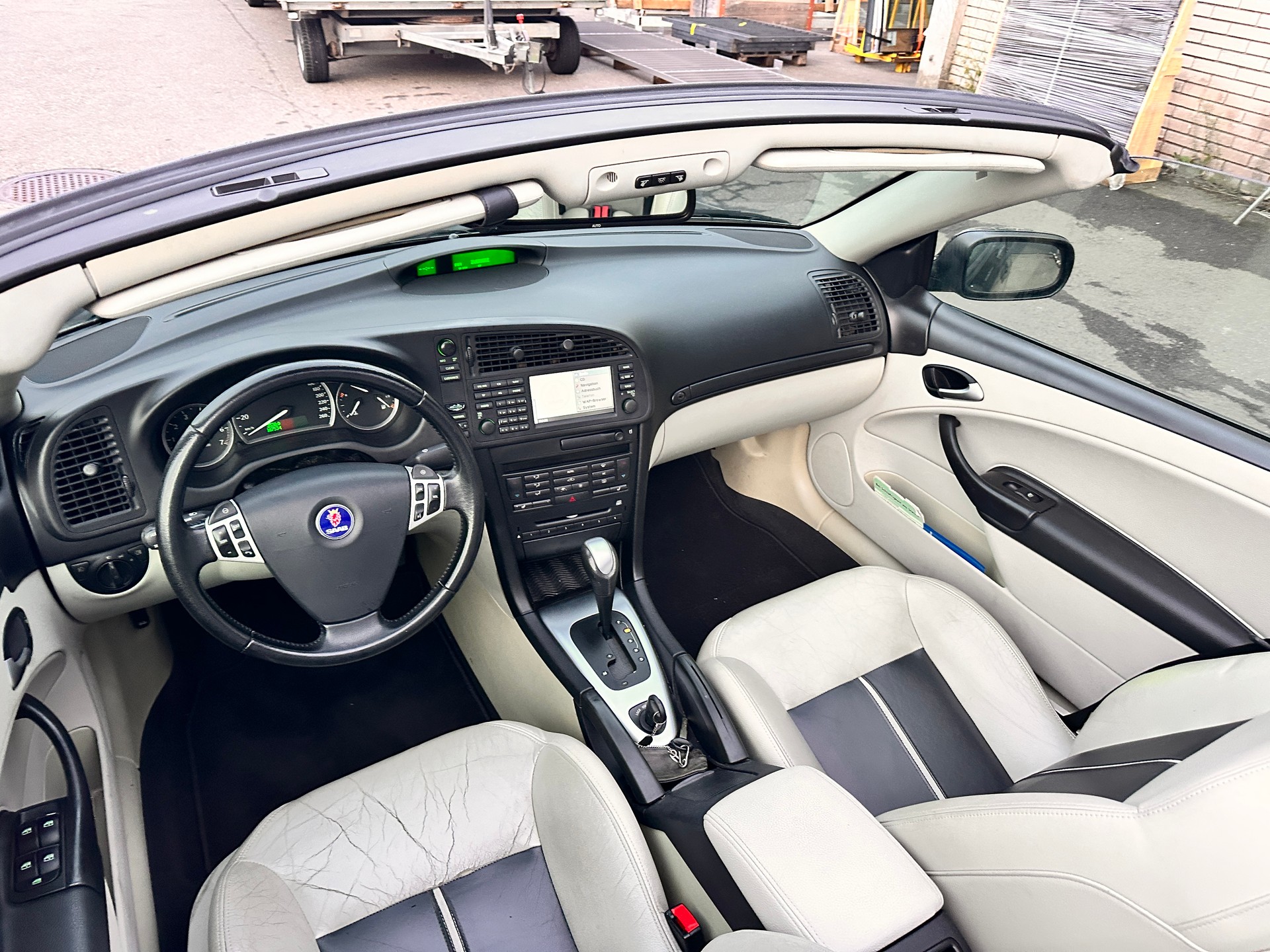 SAAB 9-3 2.0T Aero-showroom-element-1