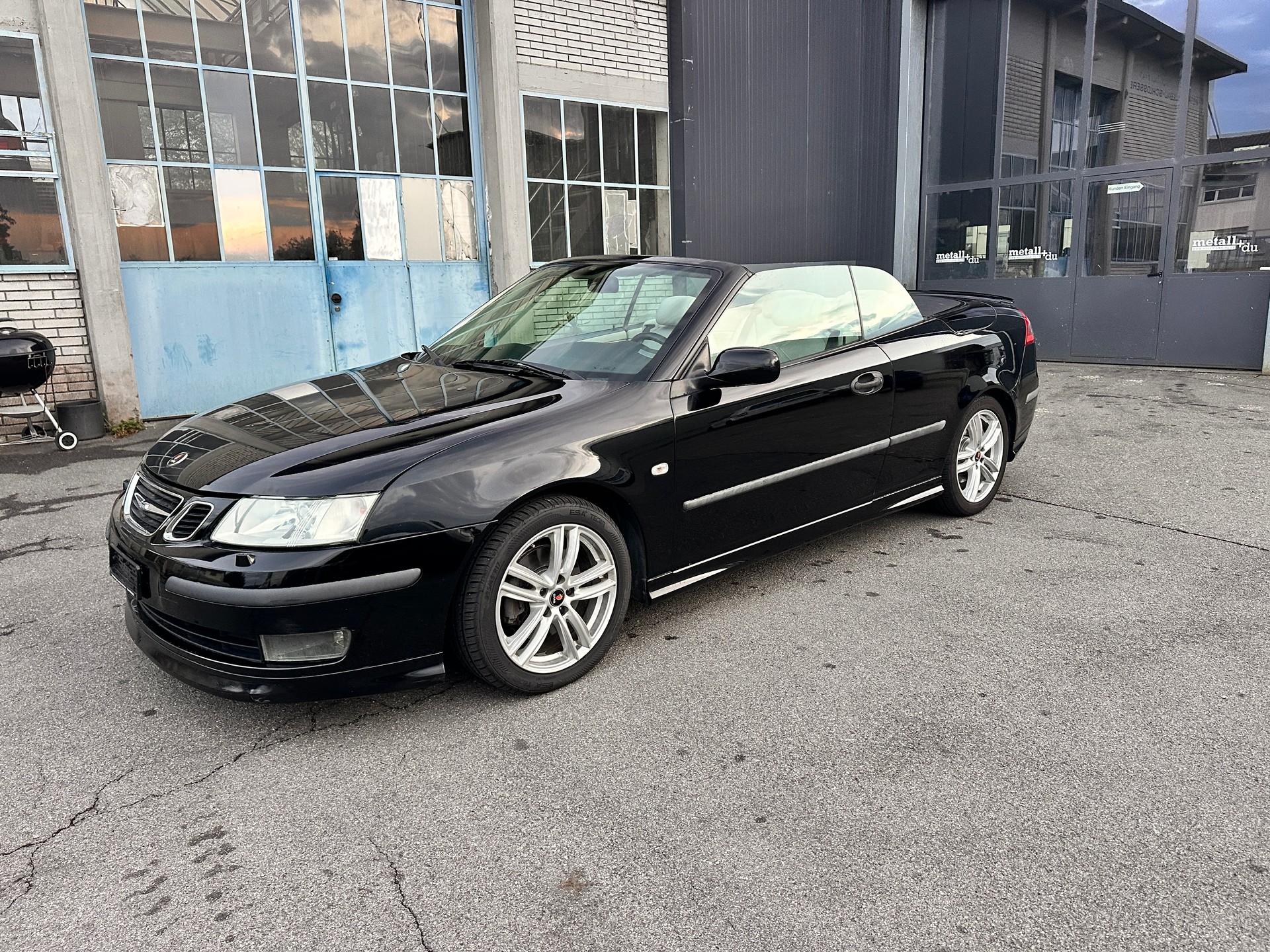 SAAB 9-3 2.0T Aero-showroom-element-2