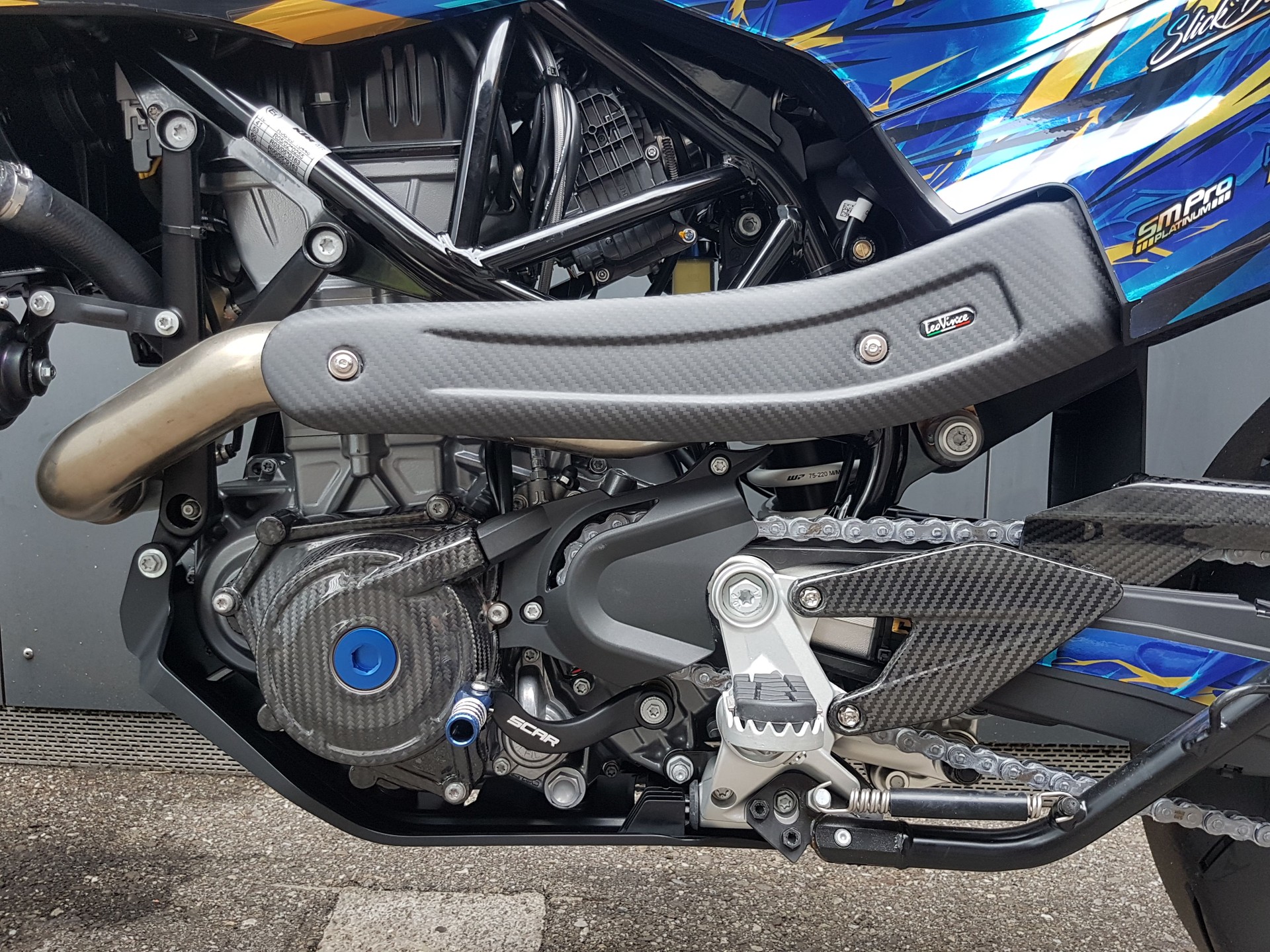 HUSQVARNA 701 Supermoto-image-5