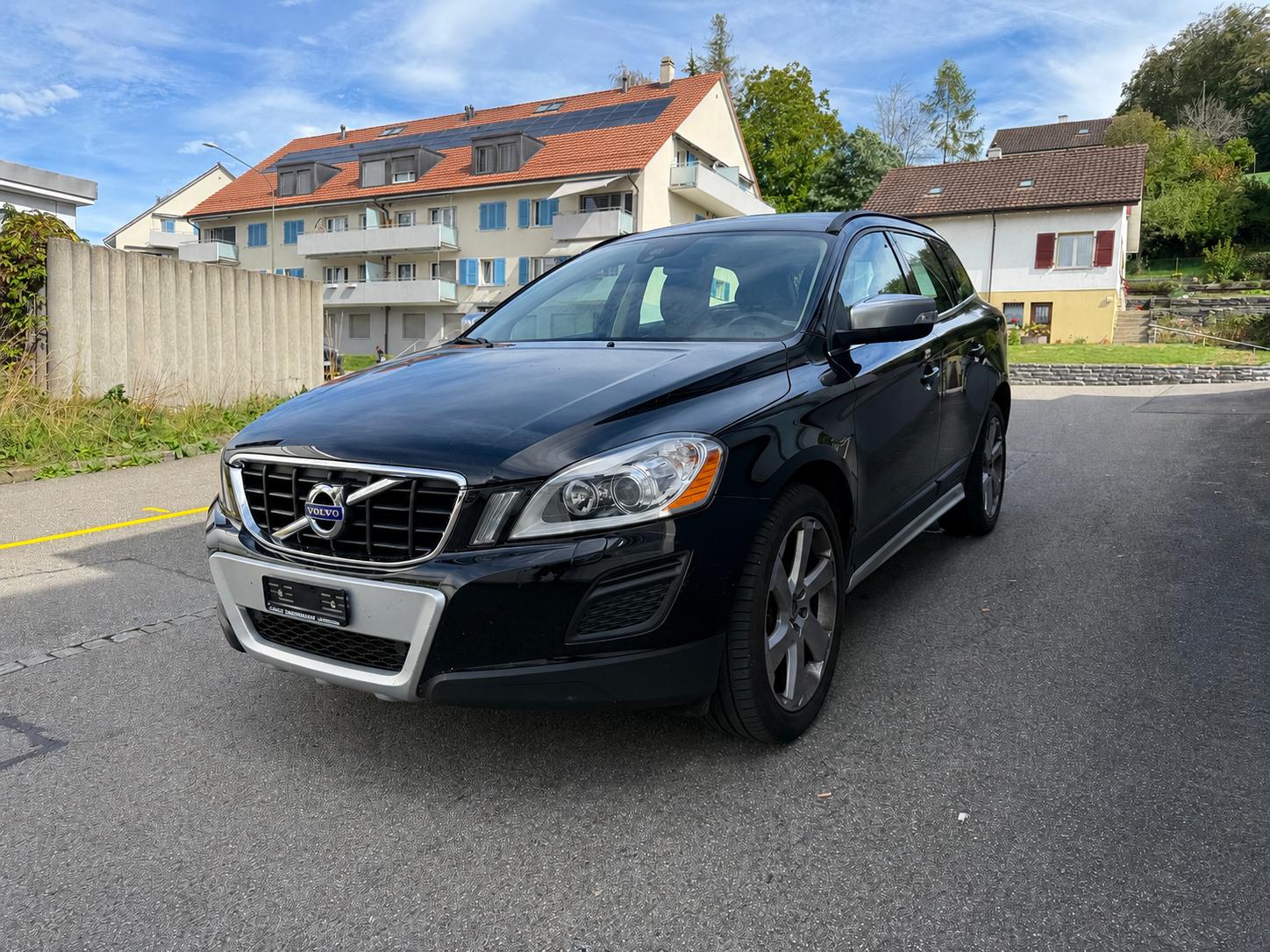 VOLVO XC60 D4 AWD Summum Geartronic-showroom-element-1
