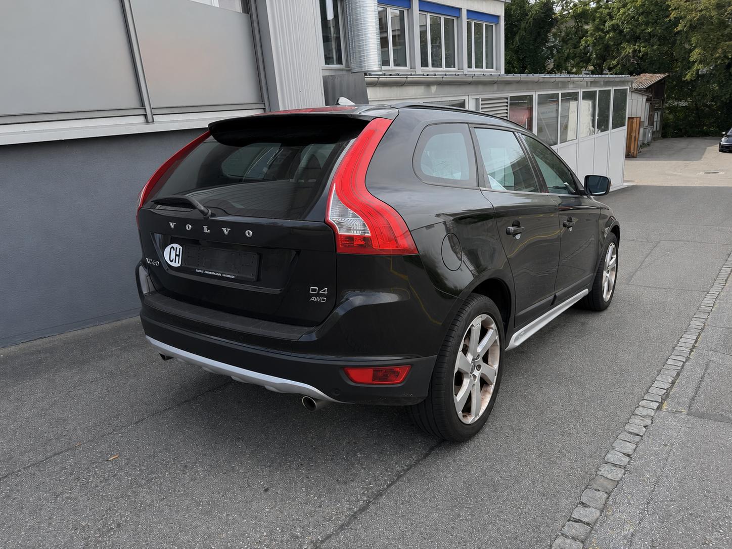 VOLVO XC60 D4 AWD Summum Geartronic-showroom-element-2