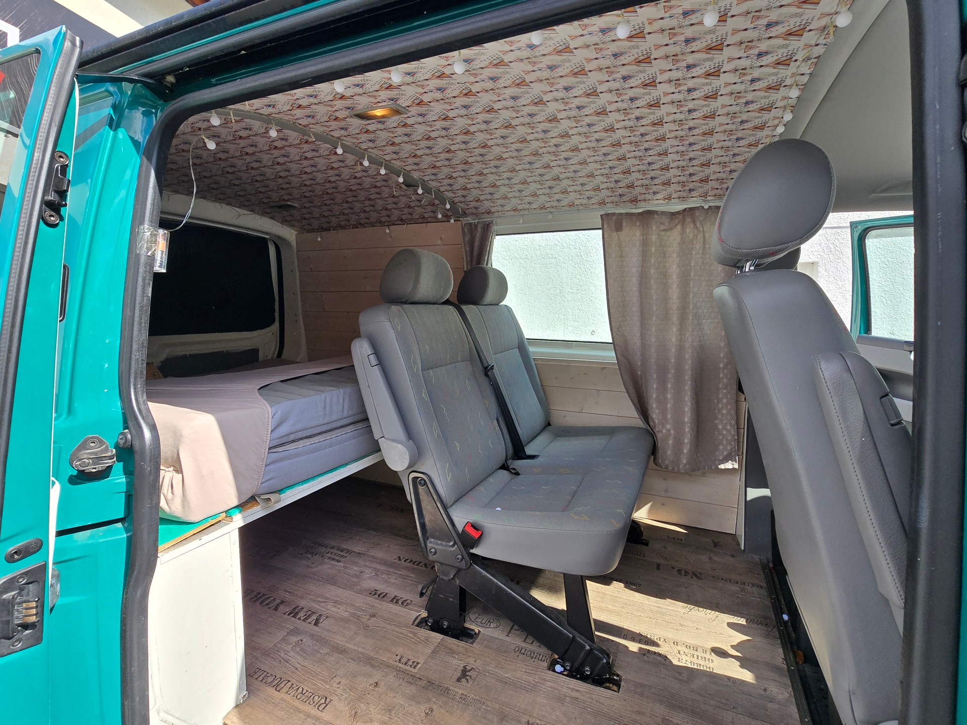 VW TRANSPORTER 1.9TDI 102PS-image-11