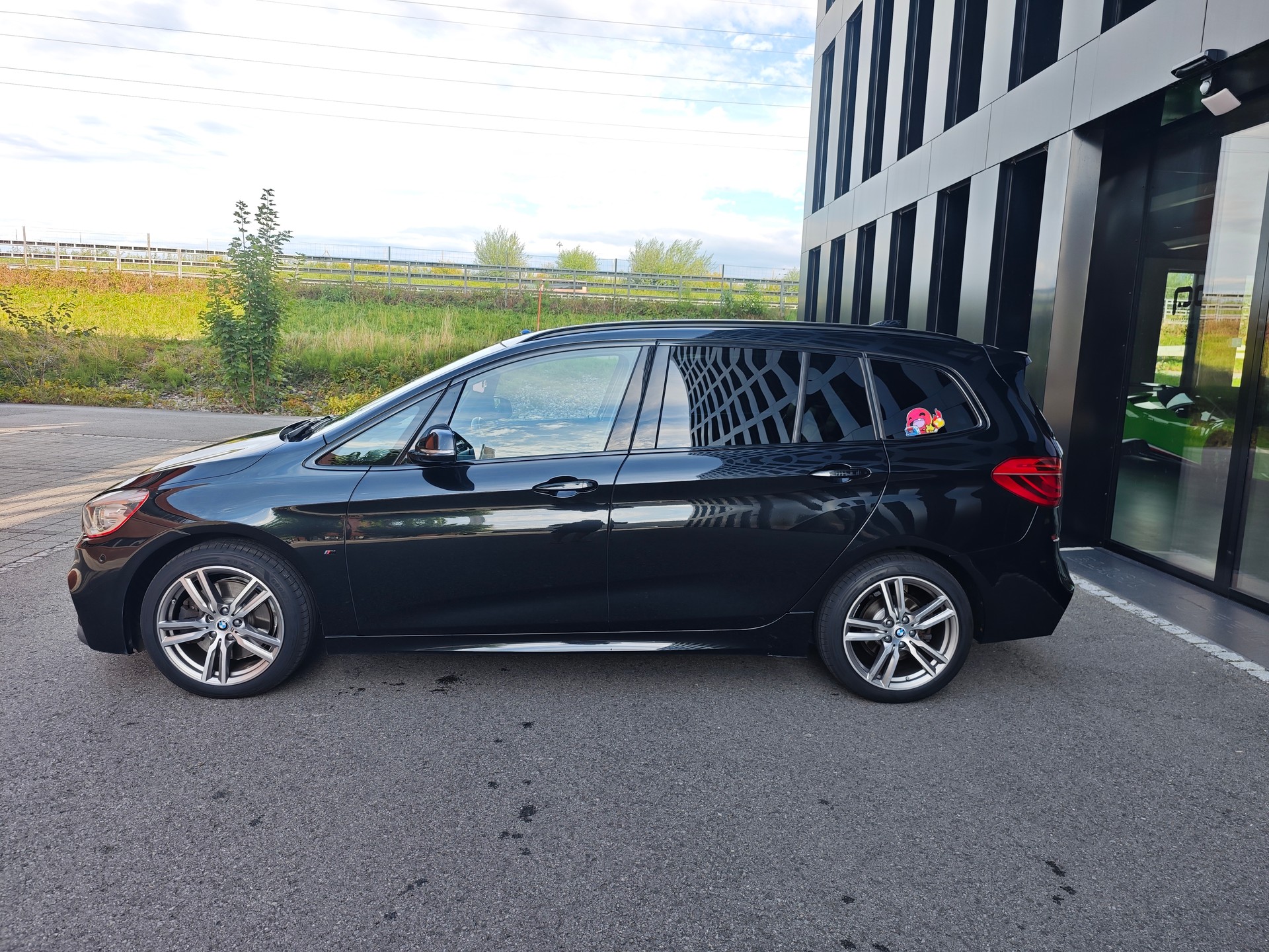 BMW 220d xDrive M-Sport SAG-image-3