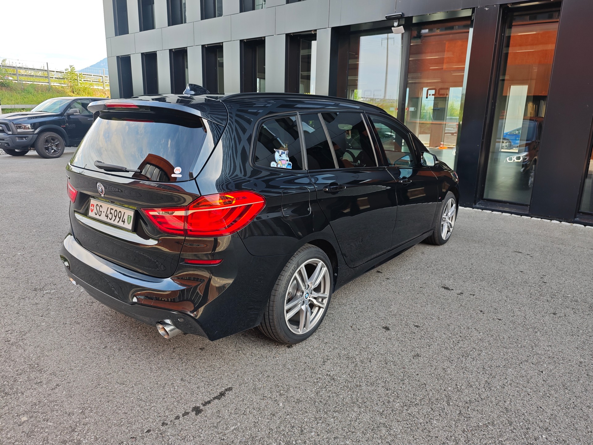 BMW 220d xDrive M-Sport SAG-image-6