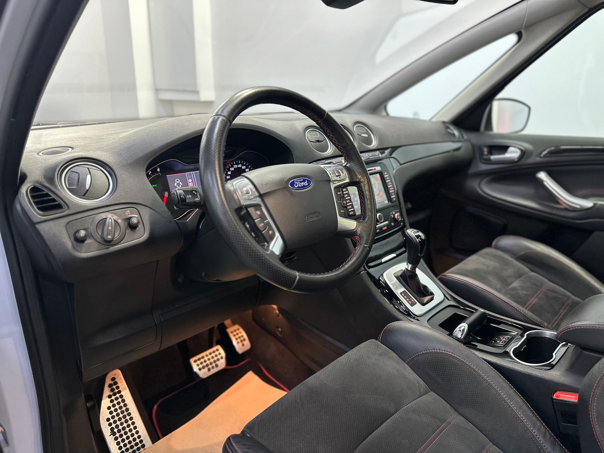 FORD S-Max 2.0 SCTi TitaniumS PowerShift-image-12