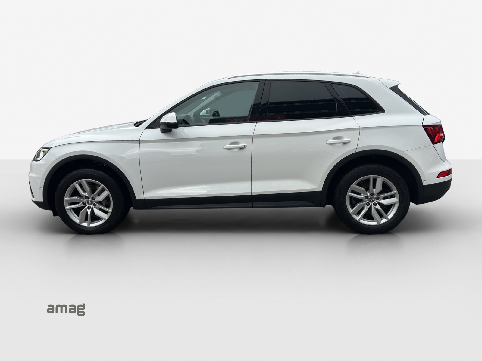 AUDI Q5 2.0 TDI quattro S-tronic-showroom-element-1