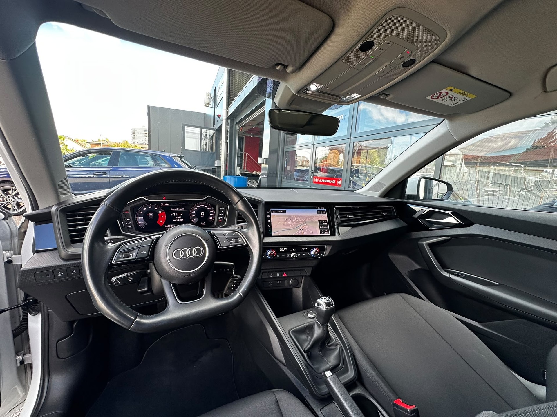 AUDI A1 Sportback 30 TFSI advanced-image-10