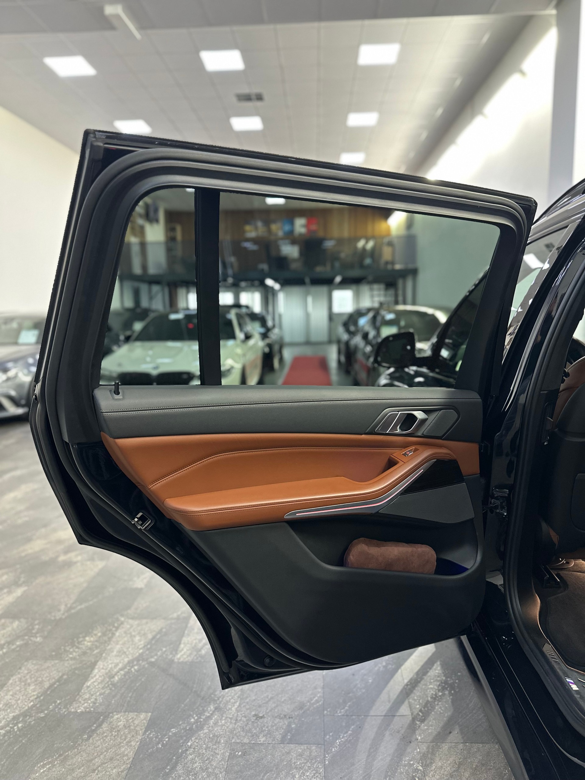 BMW X7 xDrive M50i Steptronic-image-24