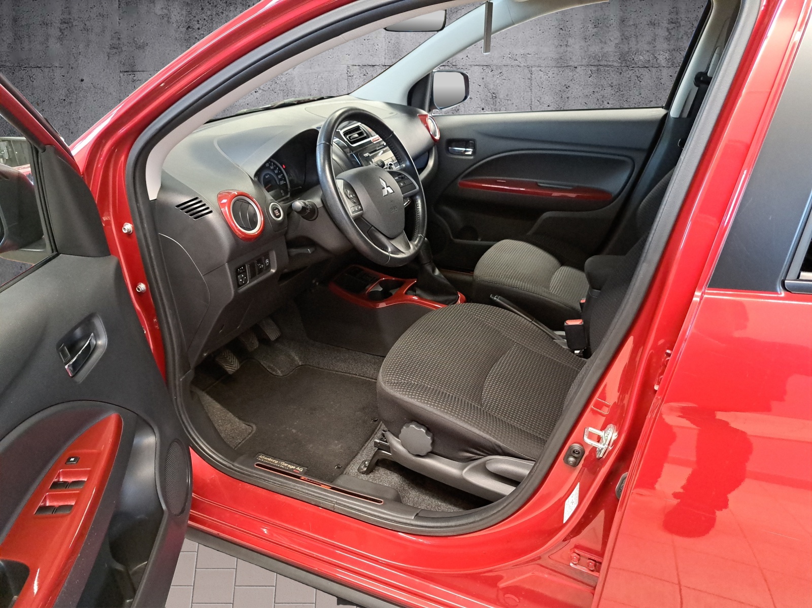 MITSUBISHI Space Star 1.2 MIVEC Celebration 300K-image-9