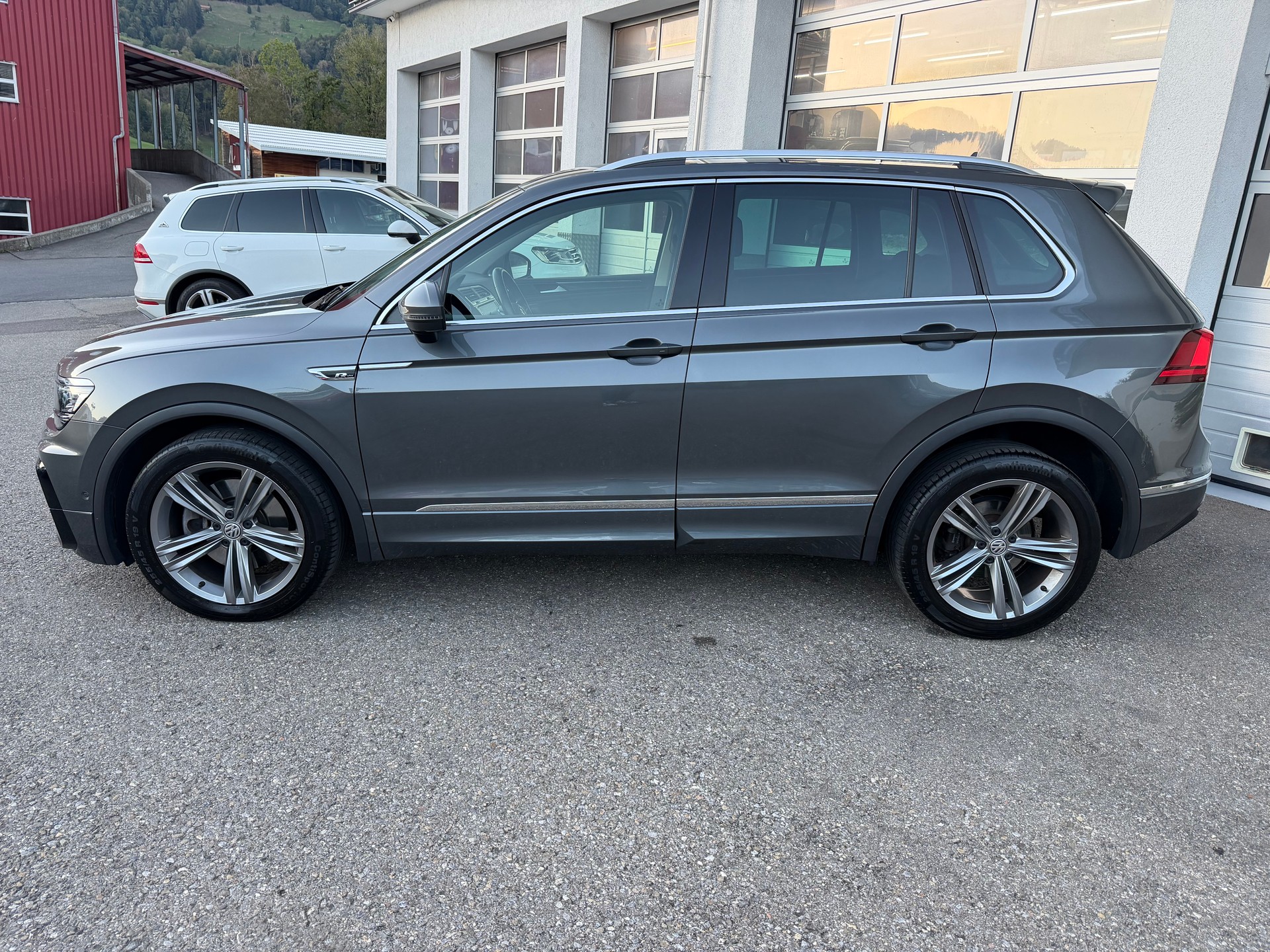 VW Tiguan 2.0 TDI SCR Highline 4Motion DSG-showroom-element-1