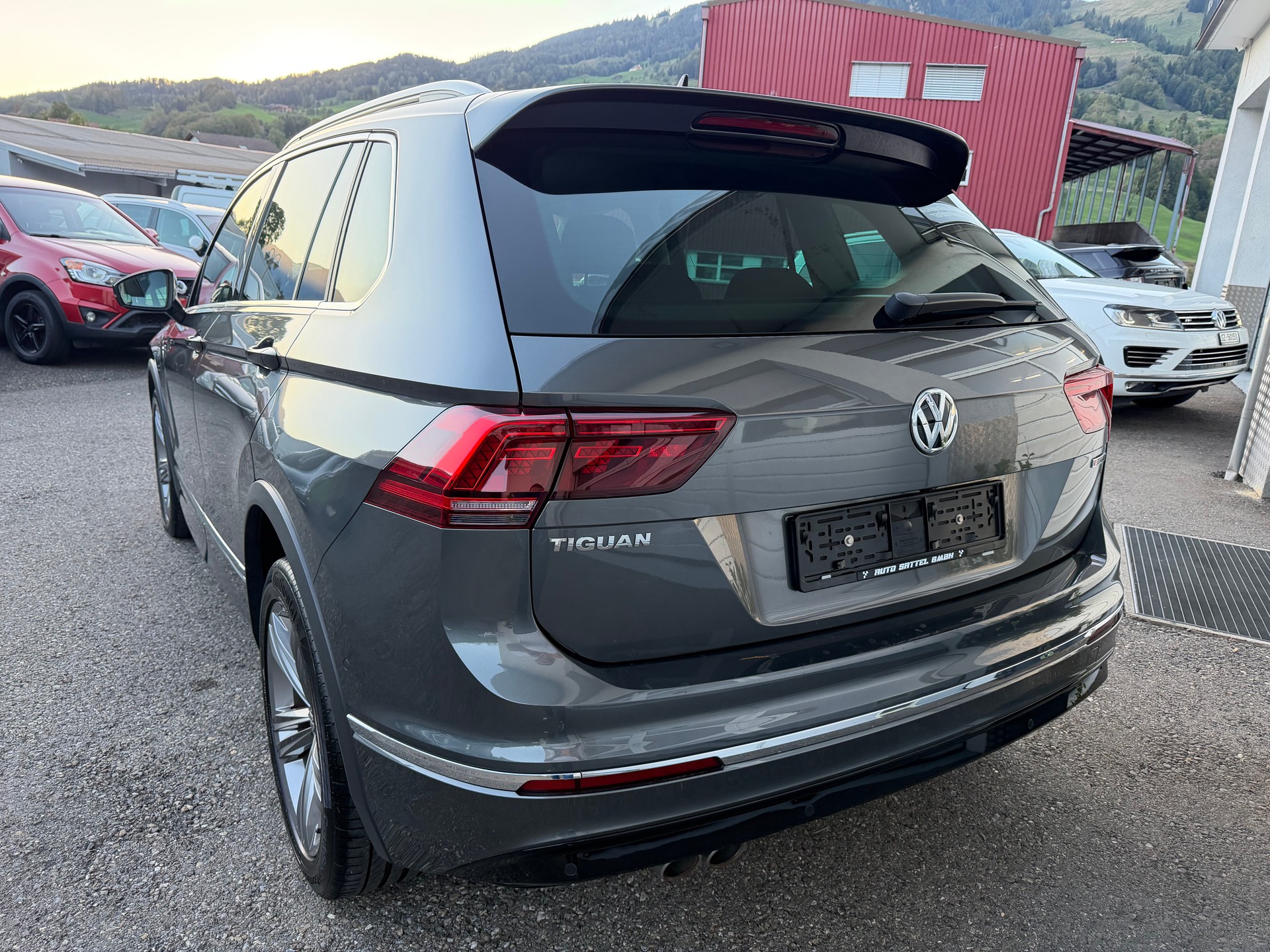 VW Tiguan 2.0 TDI SCR Highline 4Motion DSG-showroom-element-2