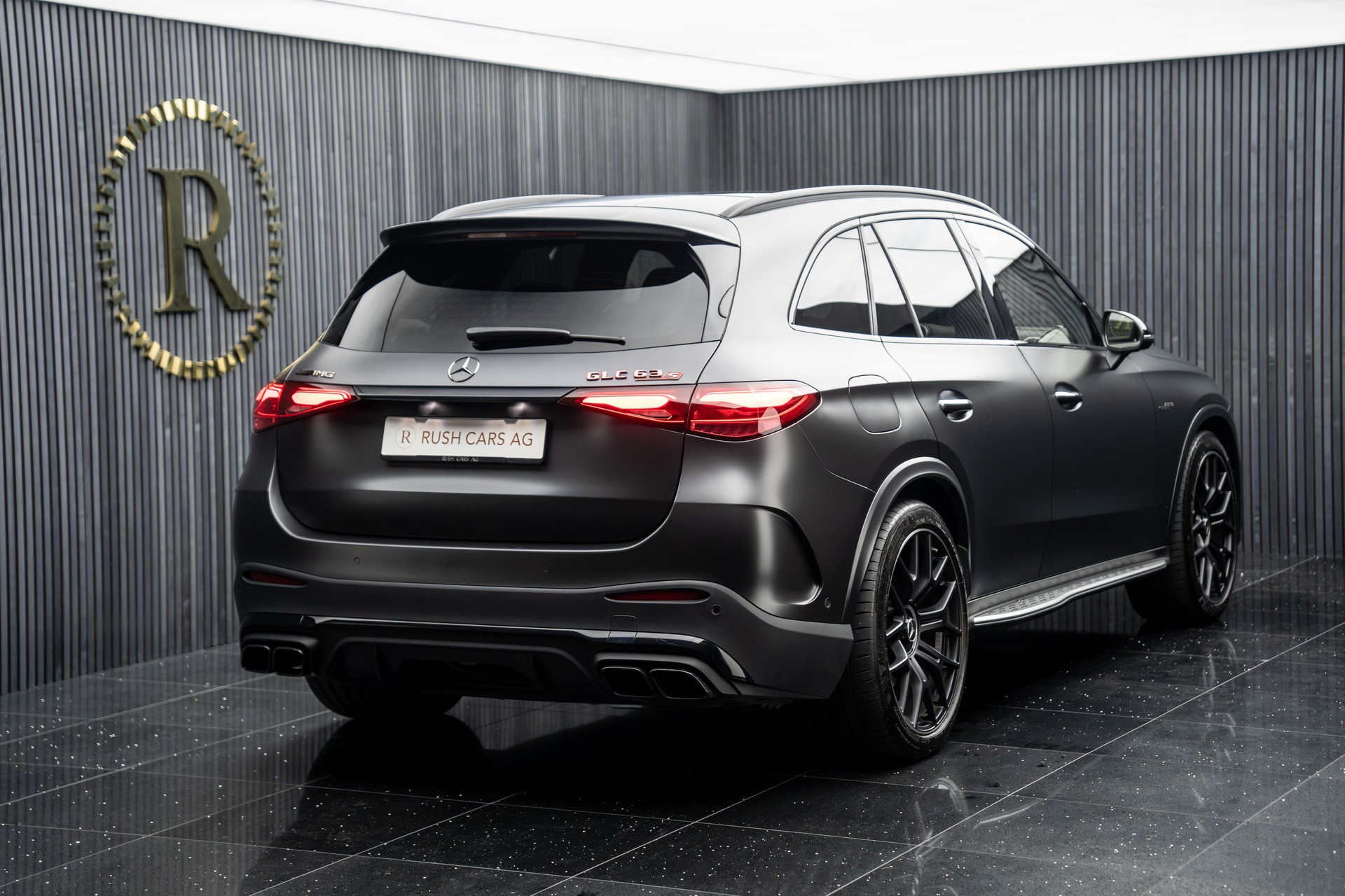 MERCEDES-BENZ GLC AMG 63 S e Performance Executive Edition 9G-Tronic-showroom-element-3