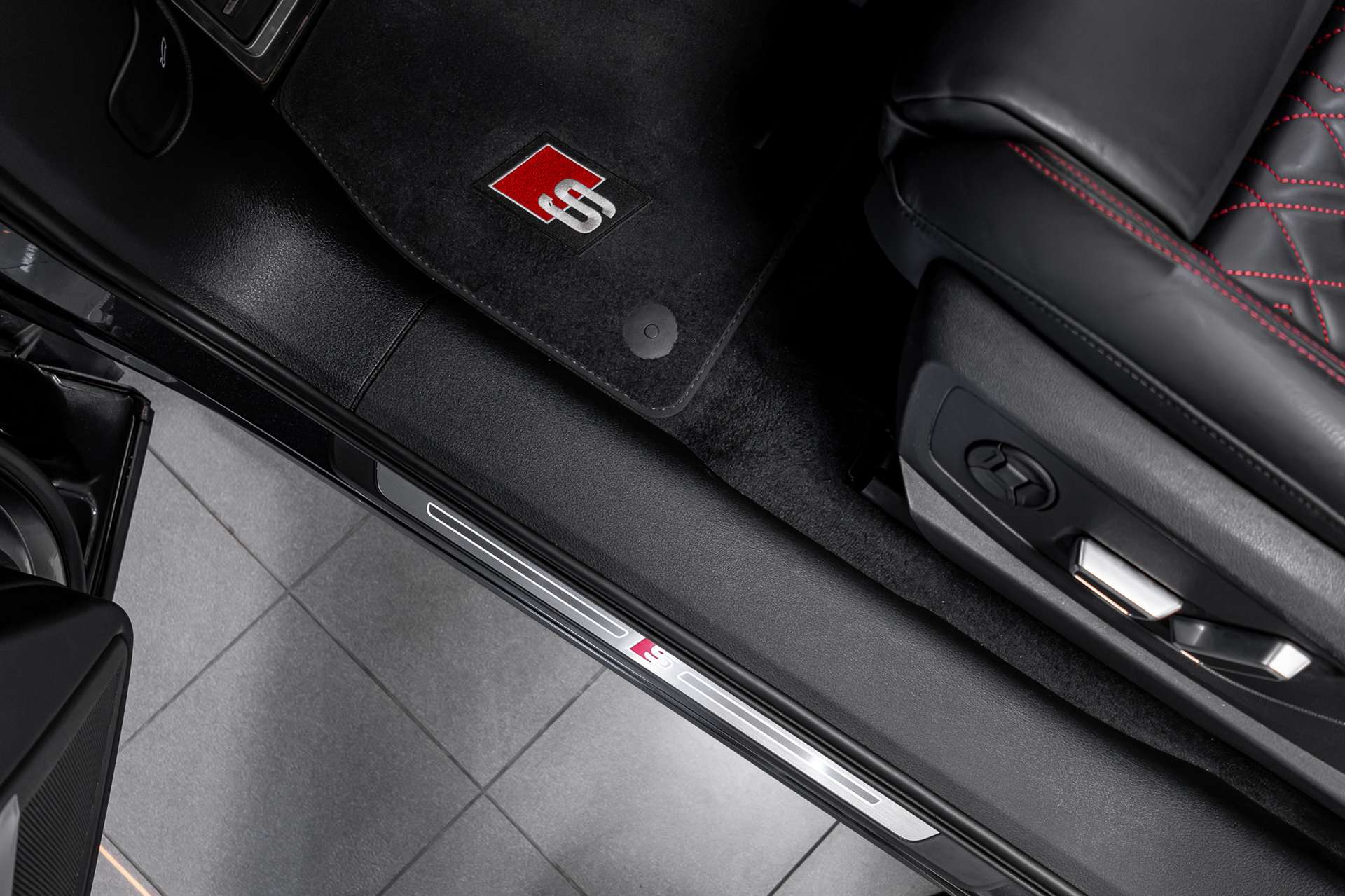 AUDI SQ8 e-tron quattro-image-11