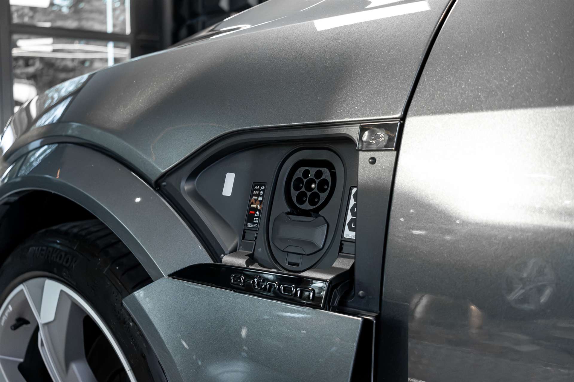AUDI SQ8 e-tron quattro-image-31