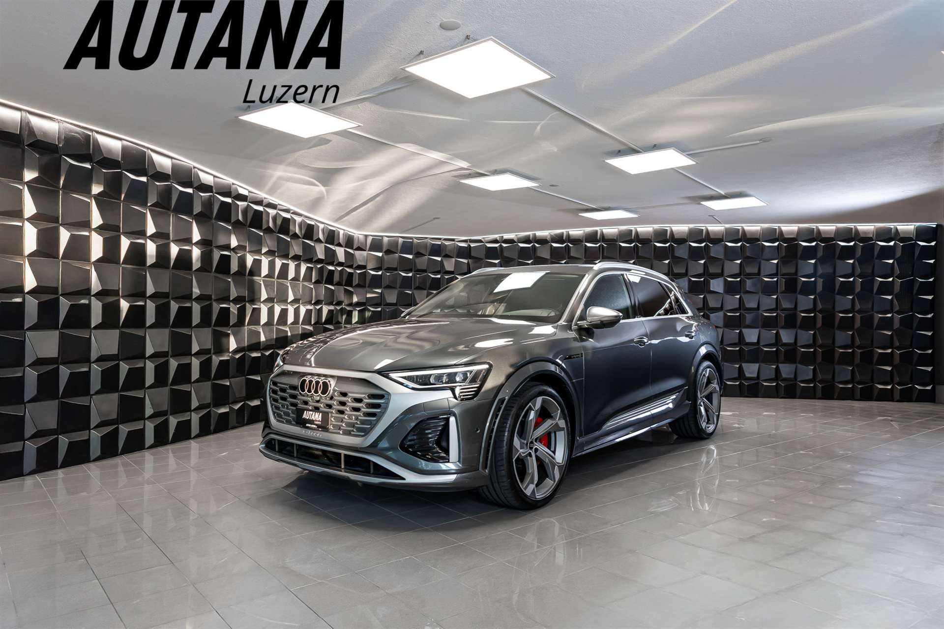 AUDI SQ8 e-tron quattro
