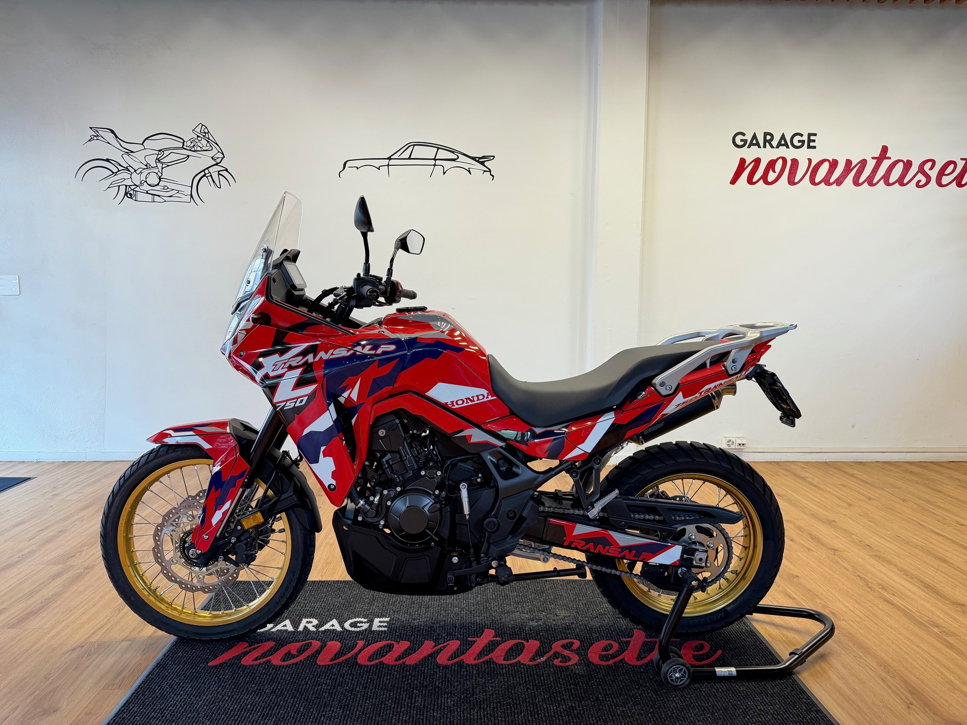 HONDA XL 750 Transalp-image-1