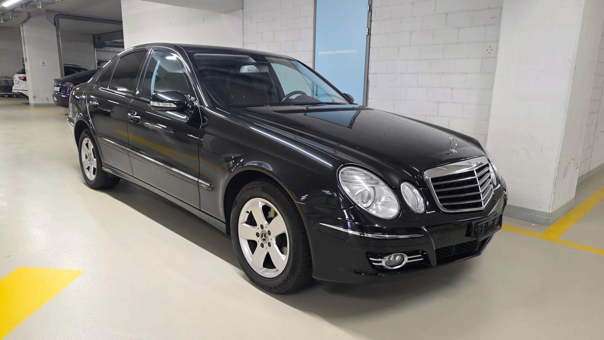 MERCEDES-BENZ E 320 CDI Avantgarde 4Matic Automatic-image-6