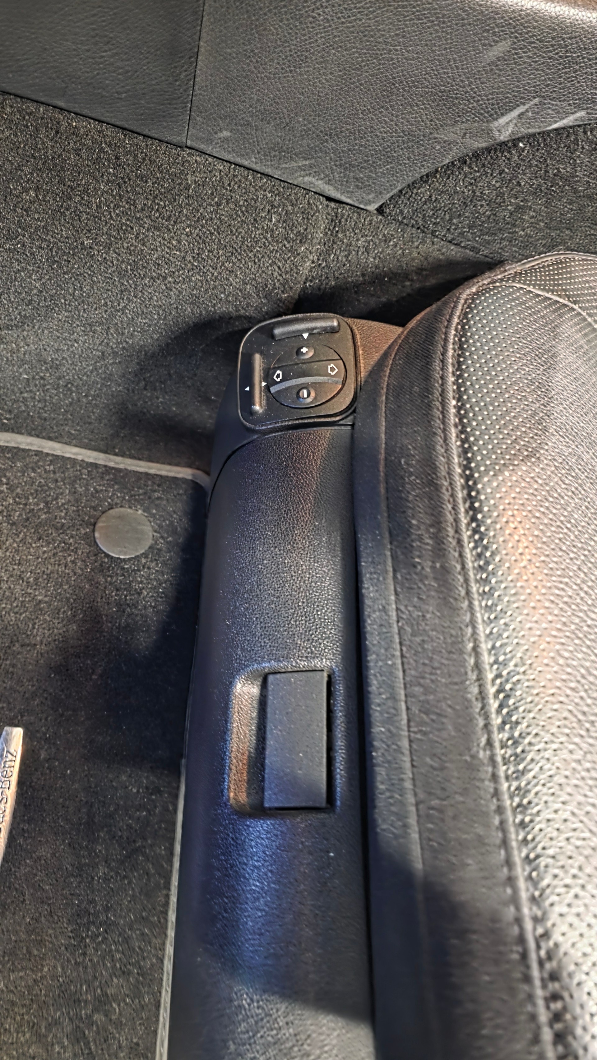 MERCEDES-BENZ E 320 CDI Avantgarde 4Matic Automatic-image-13
