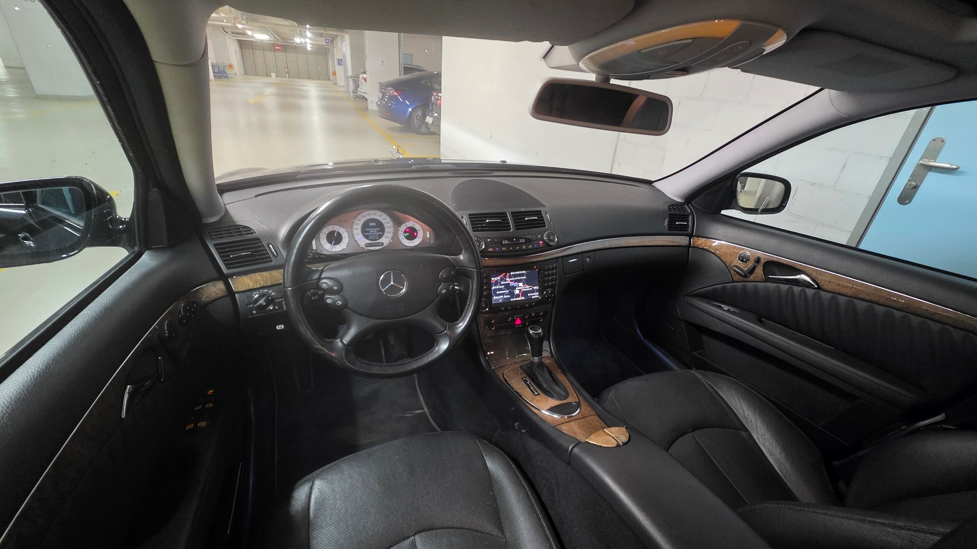 MERCEDES-BENZ E 320 CDI Avantgarde 4Matic Automatic-image-8