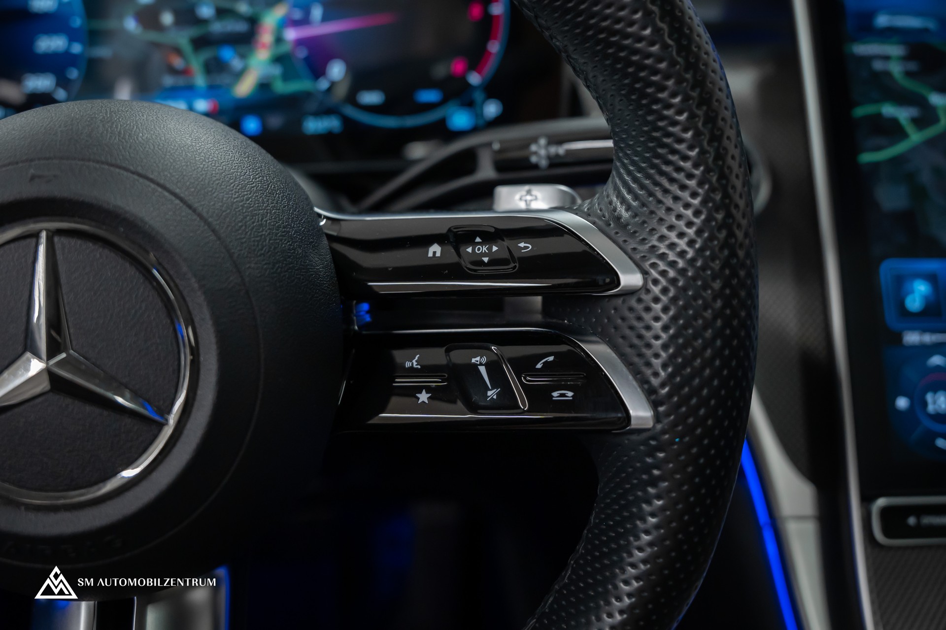 MERCEDES-BENZ GLC 220 d AMG Line 4matic / CH / Panorama / 360° / Night Paket / Head-Up / AHK-image-26