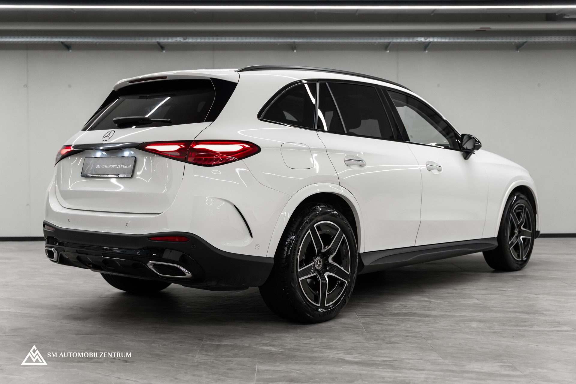 MERCEDES-BENZ GLC 220 d AMG Line 4matic / CH / Panorama / 360° / Night Paket / Head-Up / AHK-image-7