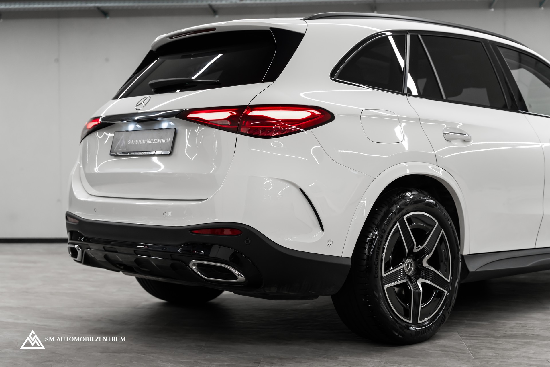 MERCEDES-BENZ GLC 220 d AMG Line 4matic / CH / Panorama / 360° / Night Paket / Head-Up / AHK-image-8