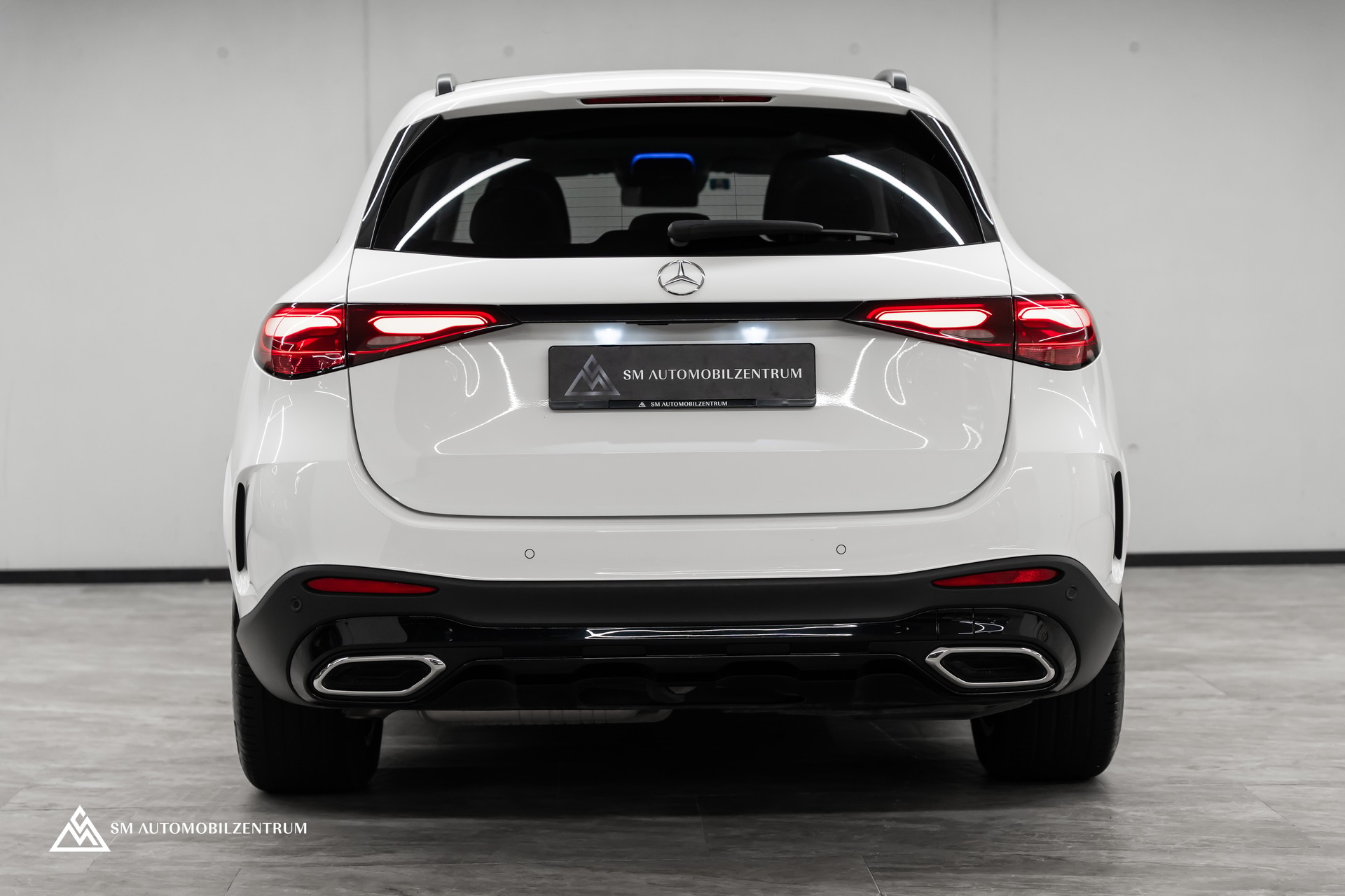 MERCEDES-BENZ GLC 220 d AMG Line 4matic / CH / Panorama / 360° / Night Paket / Head-Up / AHK-image-9