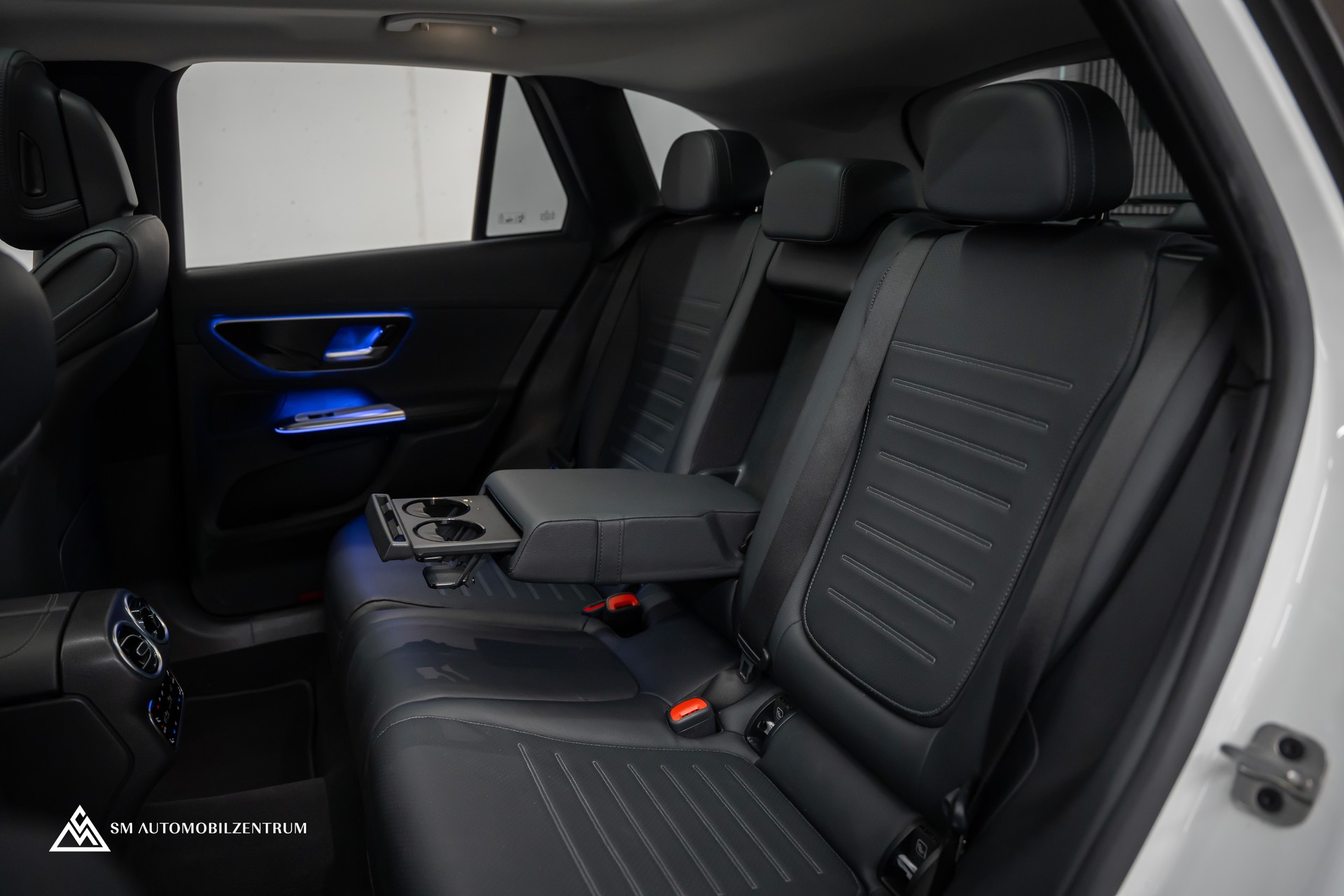 MERCEDES-BENZ GLC 220 d AMG Line 4matic / CH / Panorama / 360° / Night Paket / Head-Up / AHK-image-20