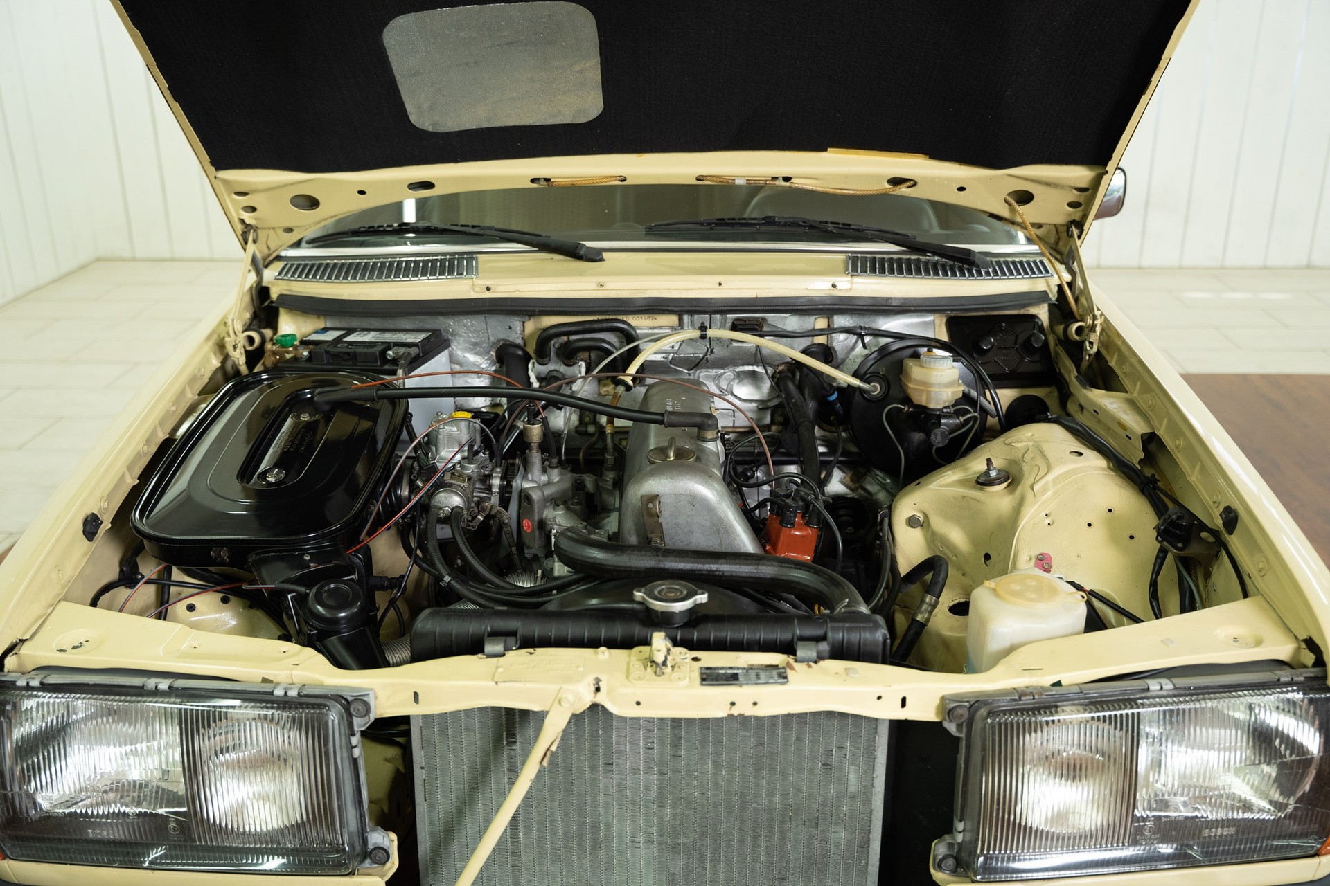 MERCEDES-BENZ 230-image-14