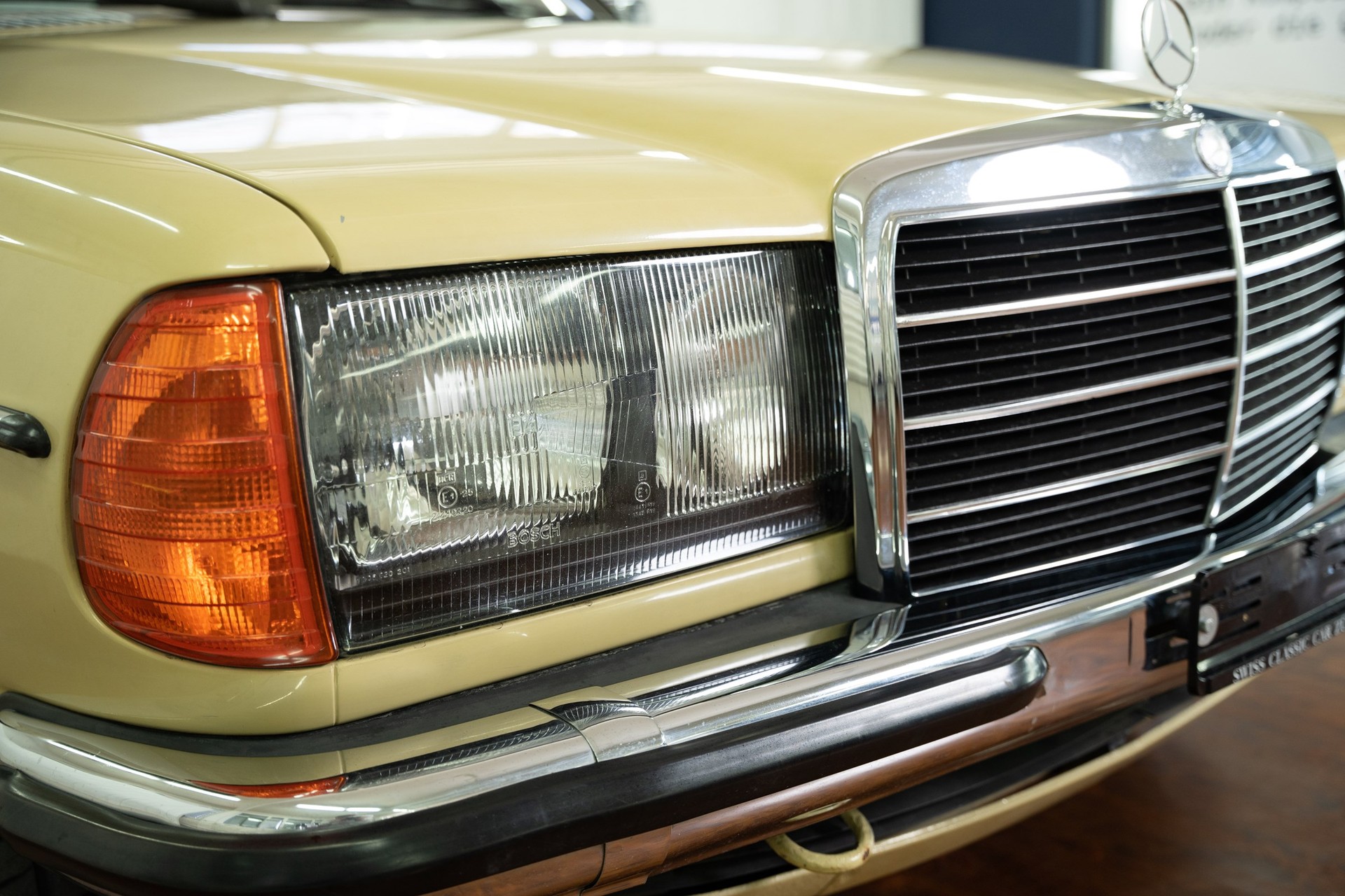 MERCEDES-BENZ 230-image-12