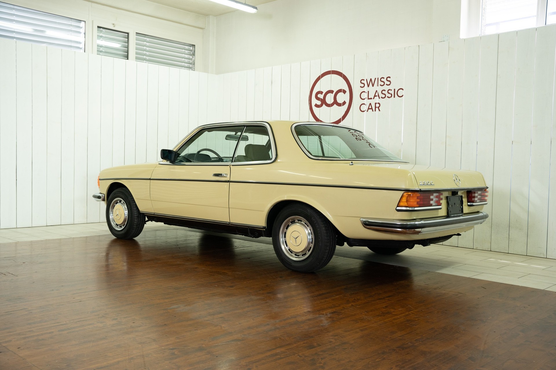 MERCEDES-BENZ 230-image-4