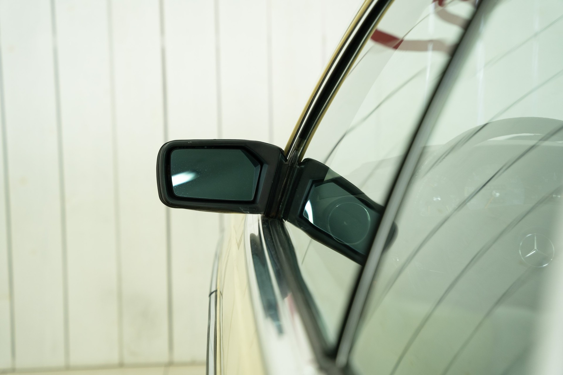 MERCEDES-BENZ 230-image-9