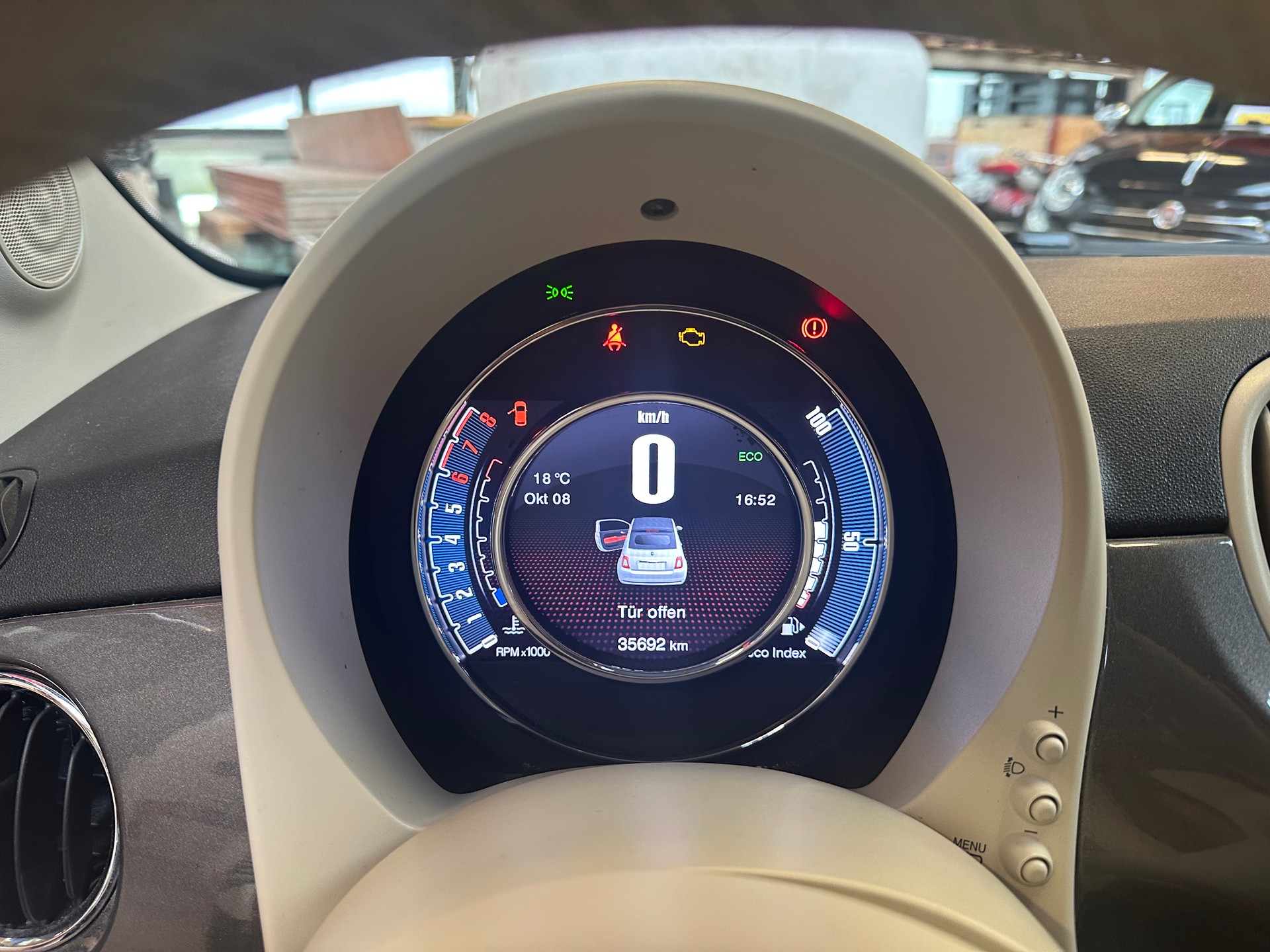 FIAT 500C Twin Air 0.9 Mirror-image-6