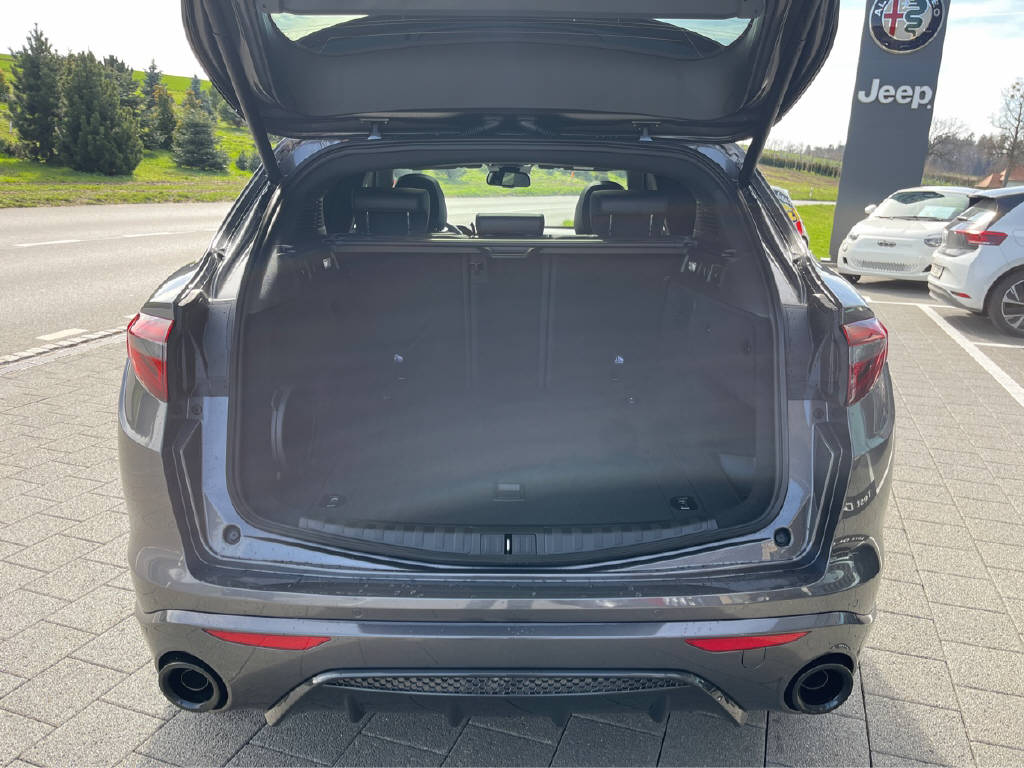 ALFA ROMEO Stelvio 2.0 Q4 280 Veloce Premium Sky-image-6