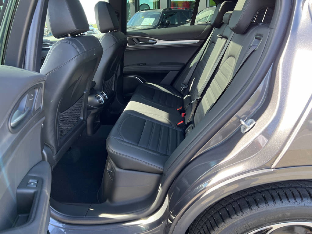 ALFA ROMEO Stelvio 2.0 Q4 280 Veloce Premium Sky-image-12