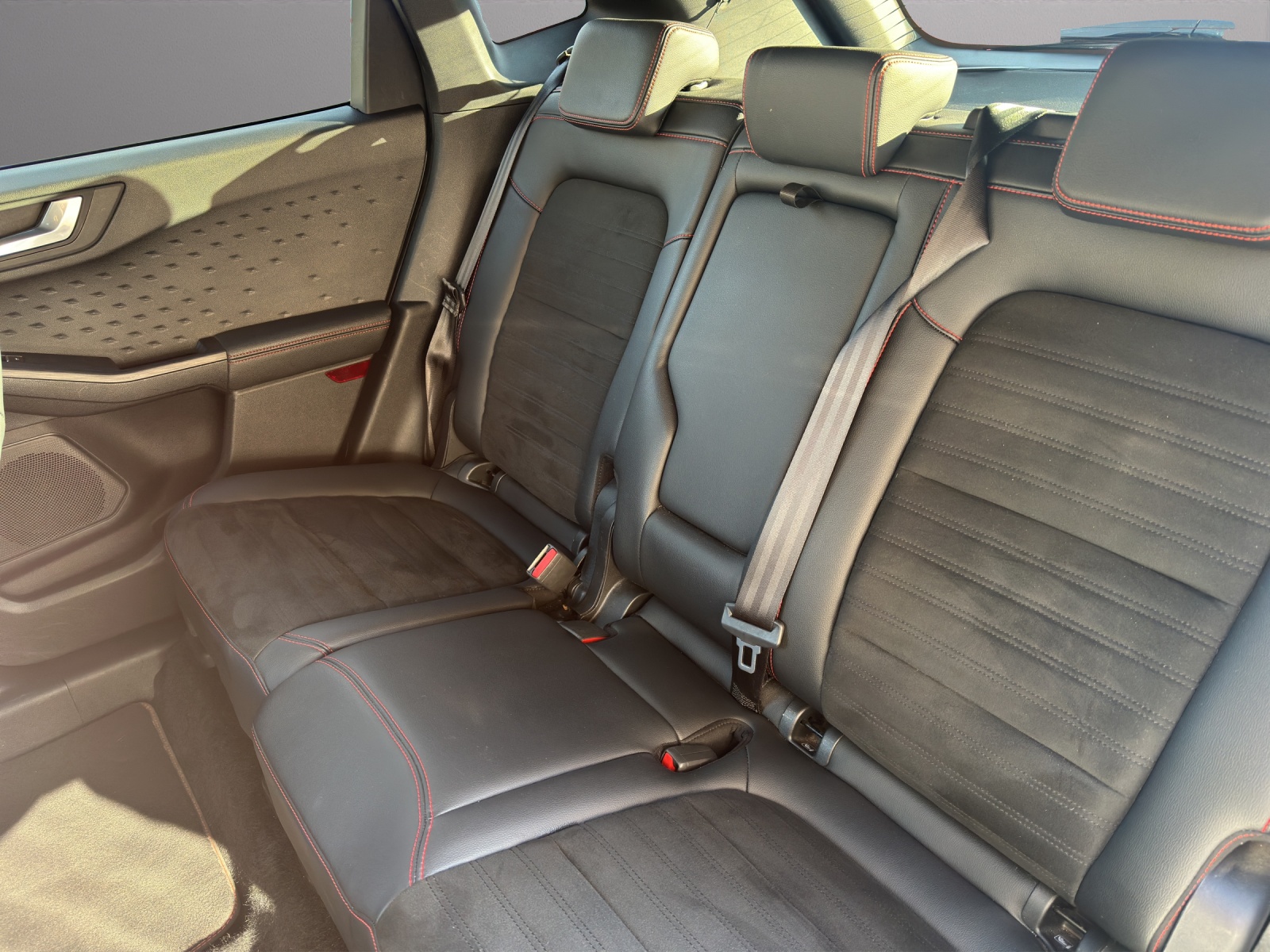 FORD Kuga 2.5 Hybrid ST-Line X 4x4-image-7