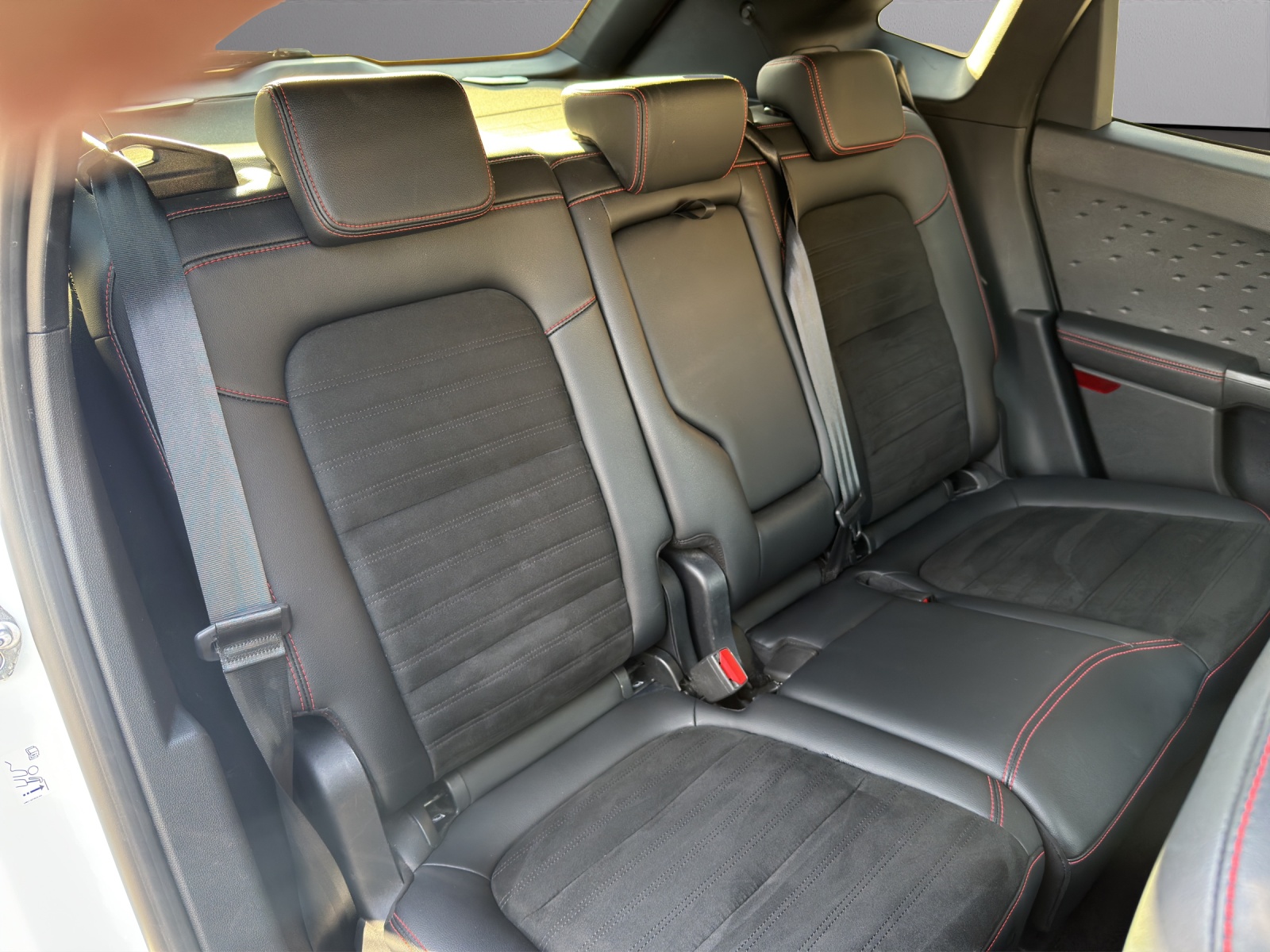 FORD Kuga 2.5 Hybrid ST-Line X 4x4-image-12