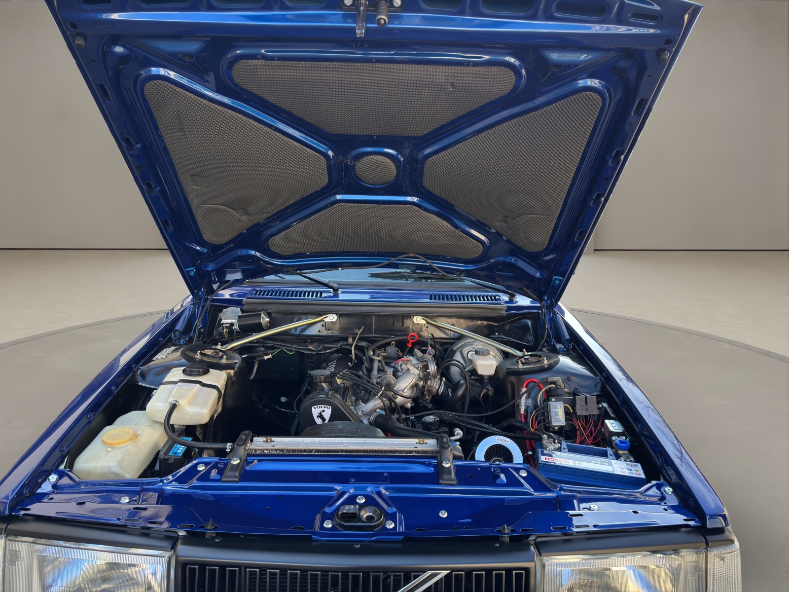 VOLVO 240 2.3-image-14