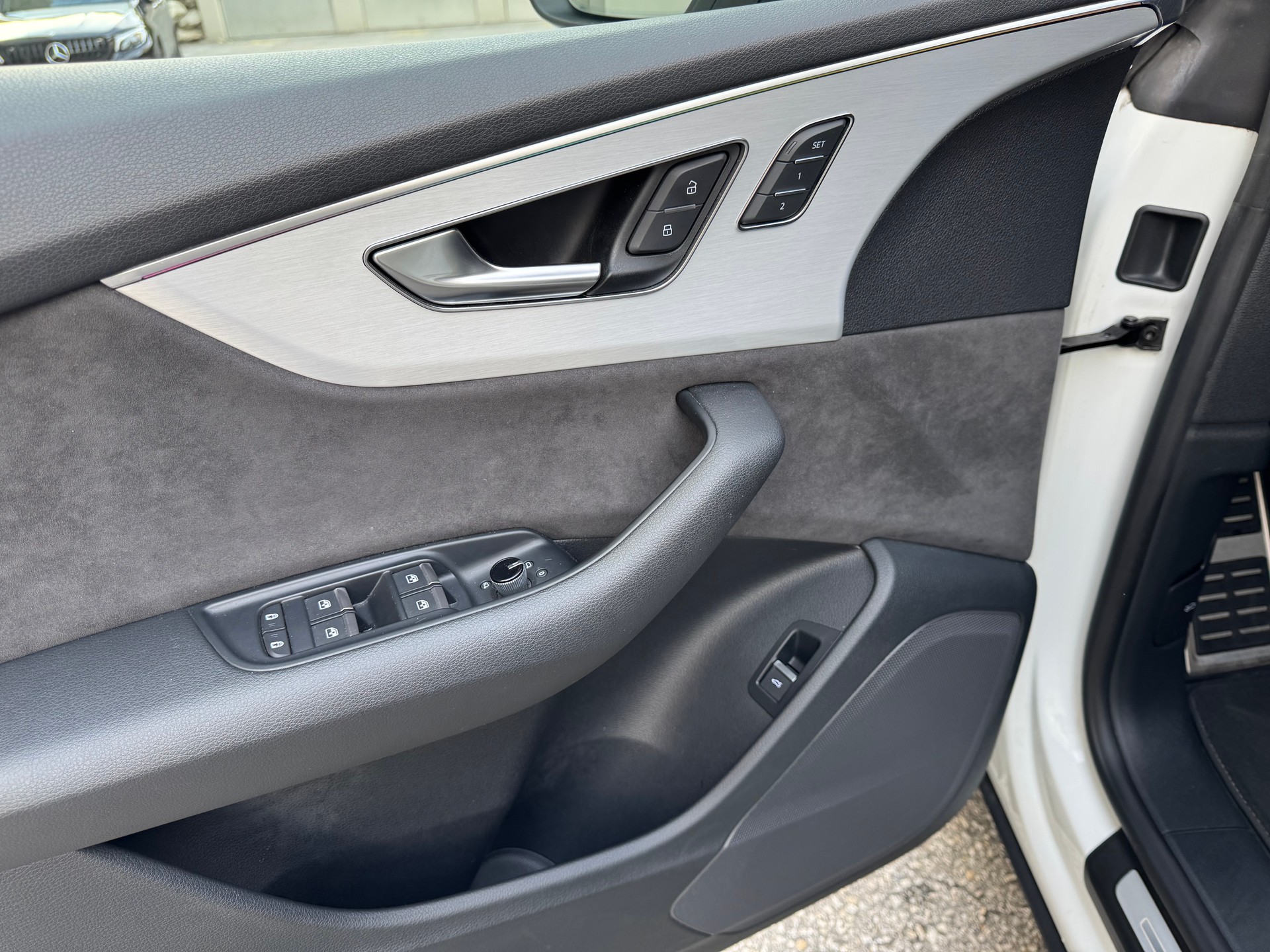 AUDI Q8 50 TDI quattro tiptronic-image-17