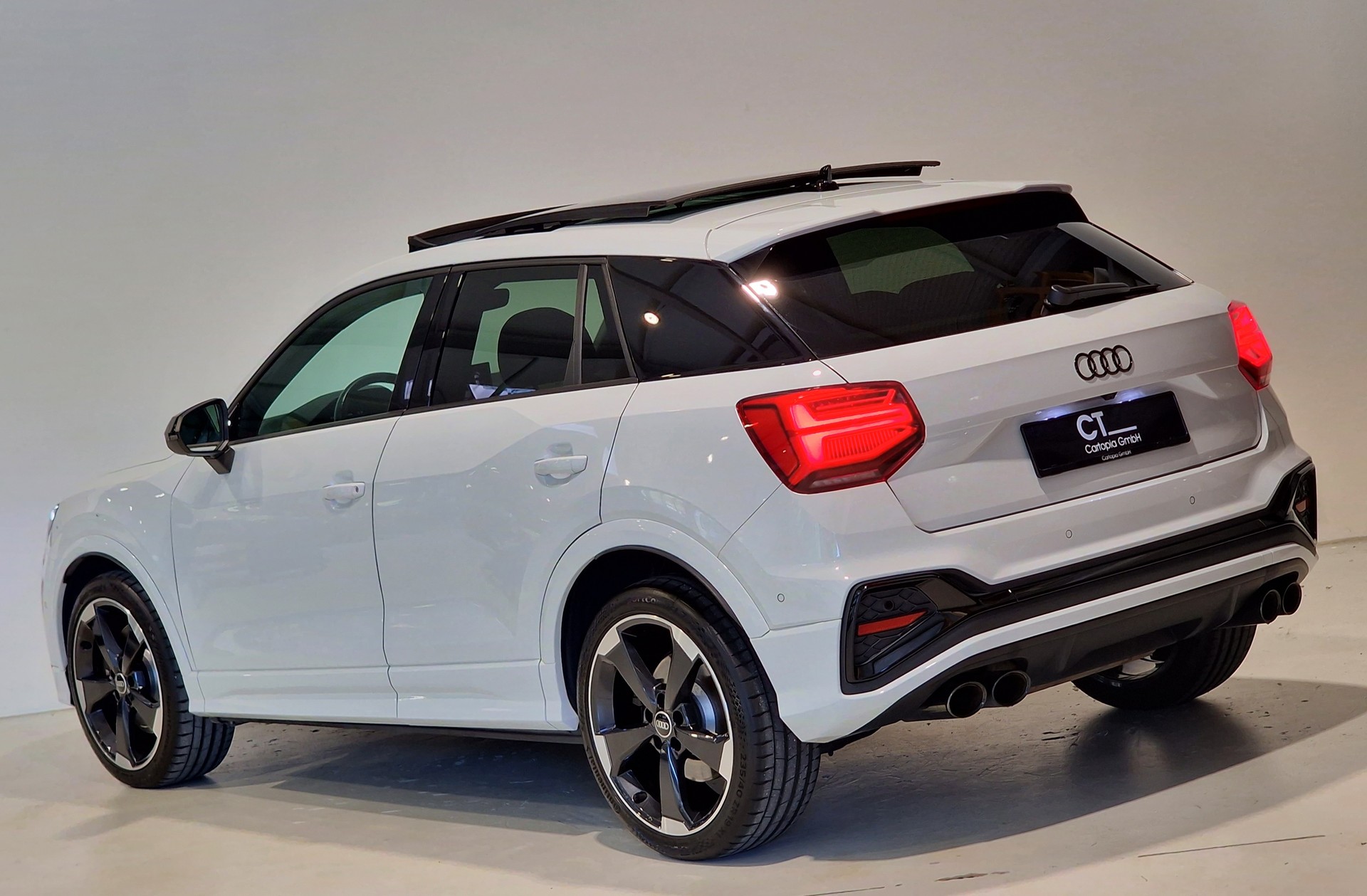 AUDI SQ2 TFSI quattro S-tronic-showroom-element-2