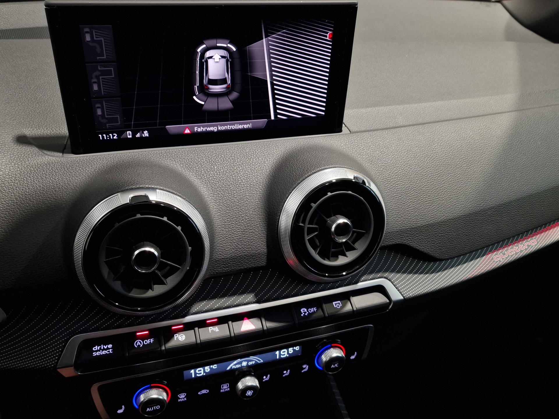 AUDI SQ2 TFSI quattro S-tronic-image-11