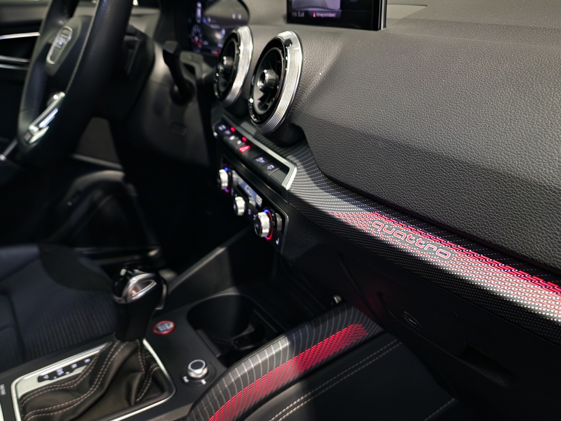 AUDI SQ2 TFSI quattro S-tronic-image-19