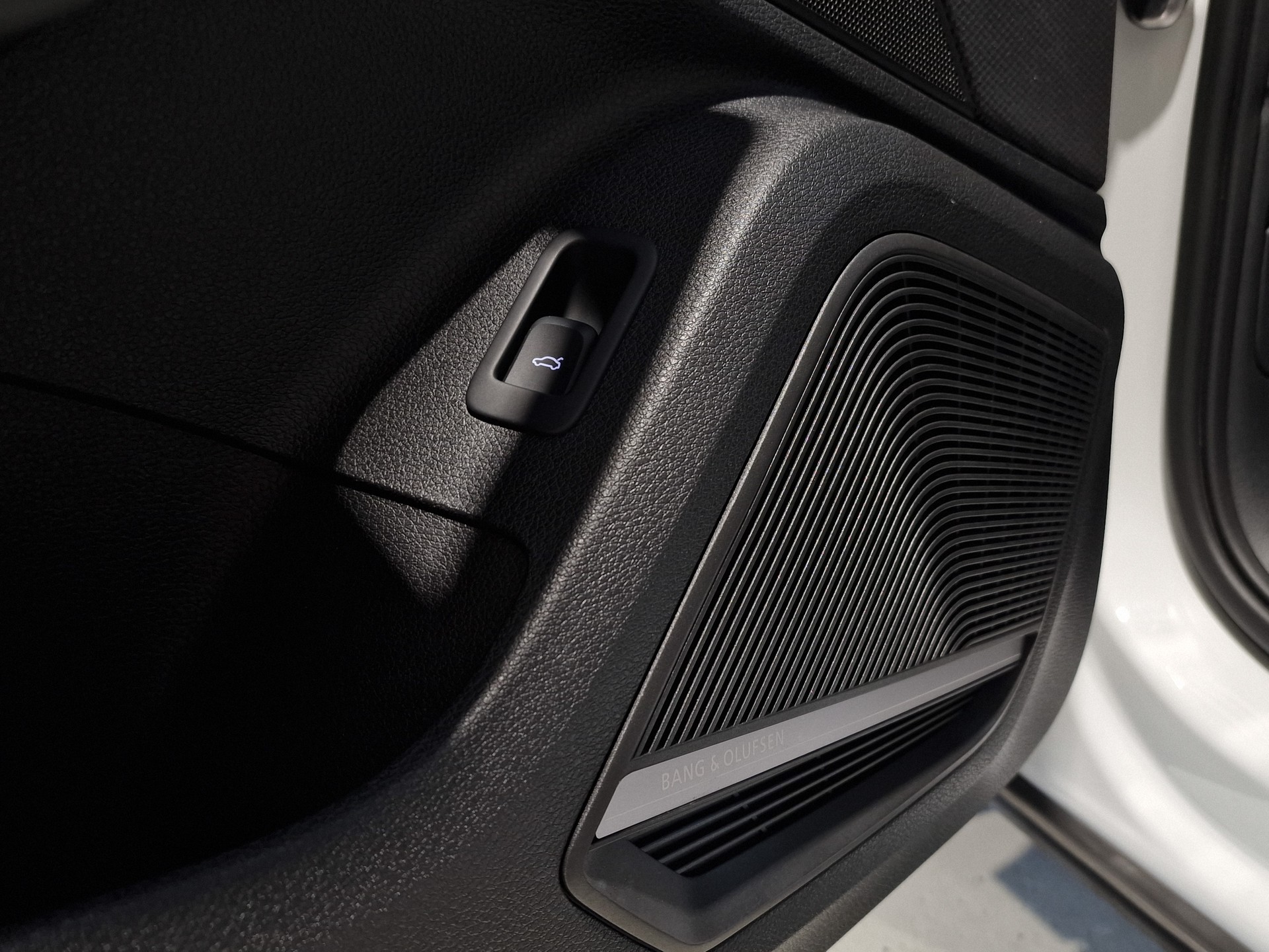 AUDI SQ2 TFSI quattro S-tronic-image-15