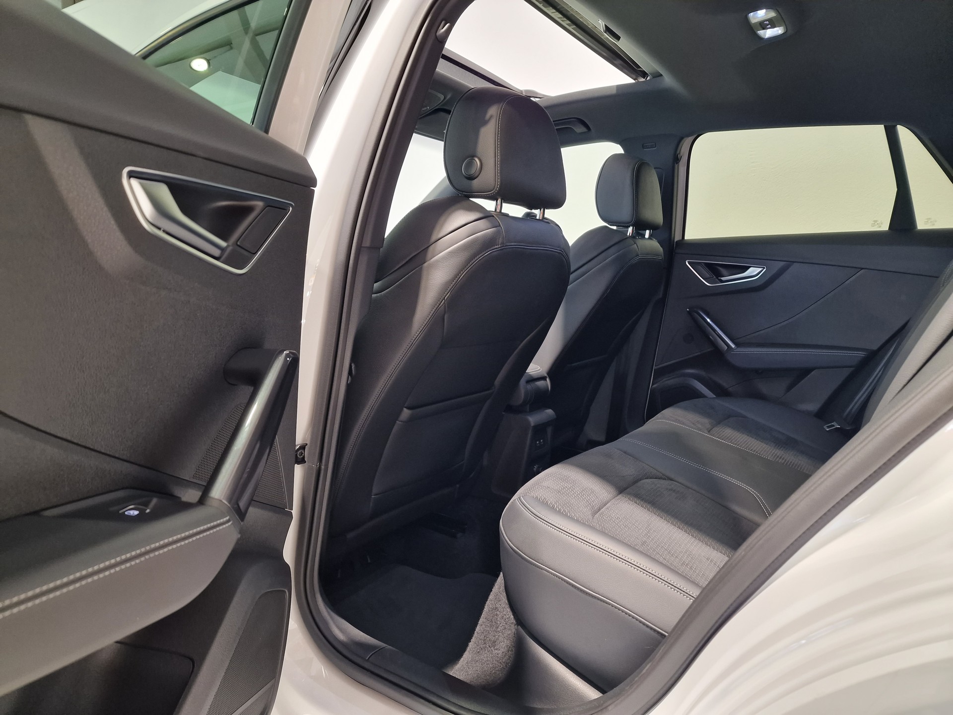 AUDI SQ2 TFSI quattro S-tronic-image-16