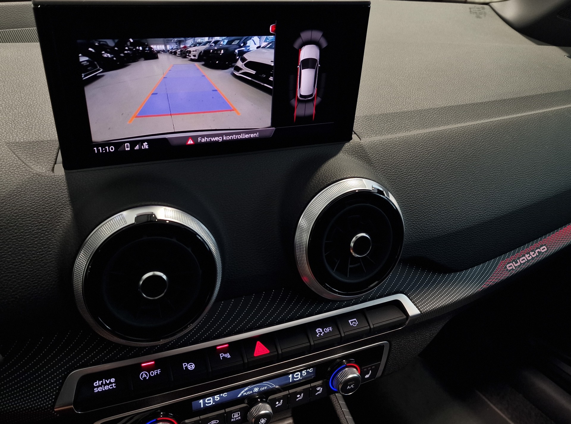 AUDI SQ2 TFSI quattro S-tronic-image-8