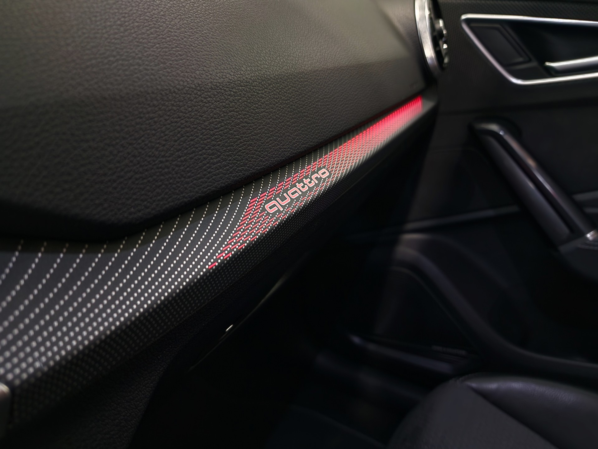AUDI SQ2 TFSI quattro S-tronic-image-12