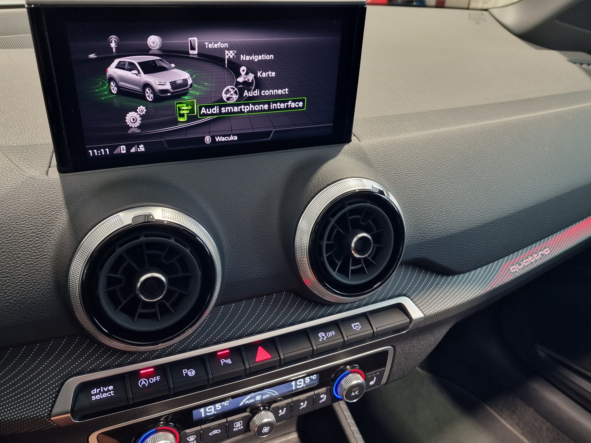 AUDI SQ2 TFSI quattro S-tronic-image-9
