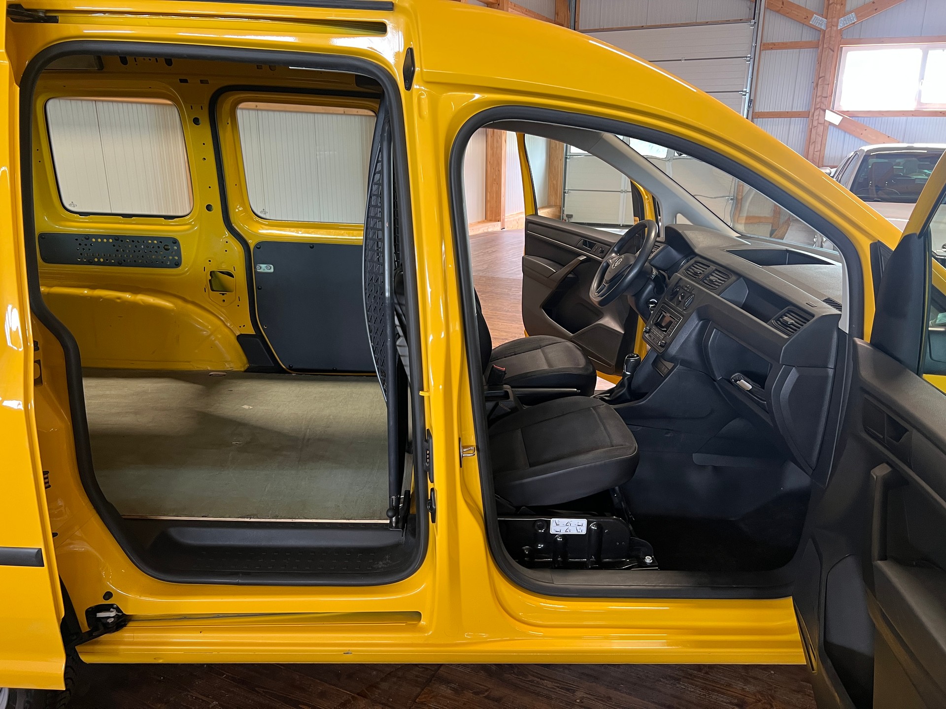 VW Caddy 2.0TDI BlueMotion Technology 4M.-image-13