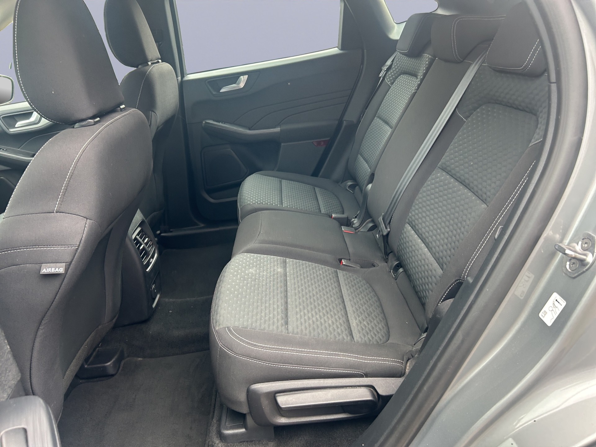 FORD Kuga 2.5 PHEV Cool & Connect 2WD-image-11