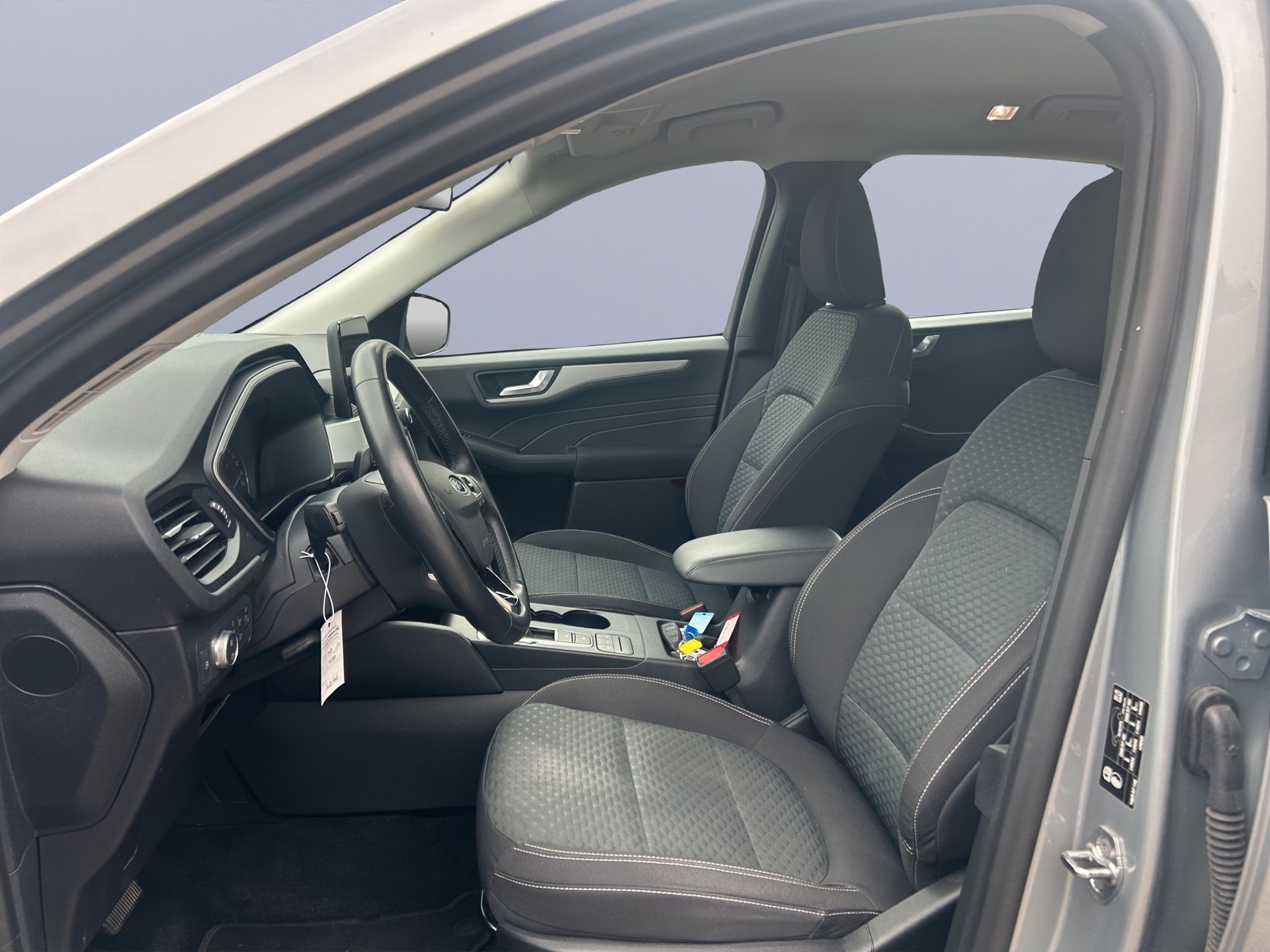 FORD Kuga 2.5 PHEV Cool & Connect 2WD-image-8